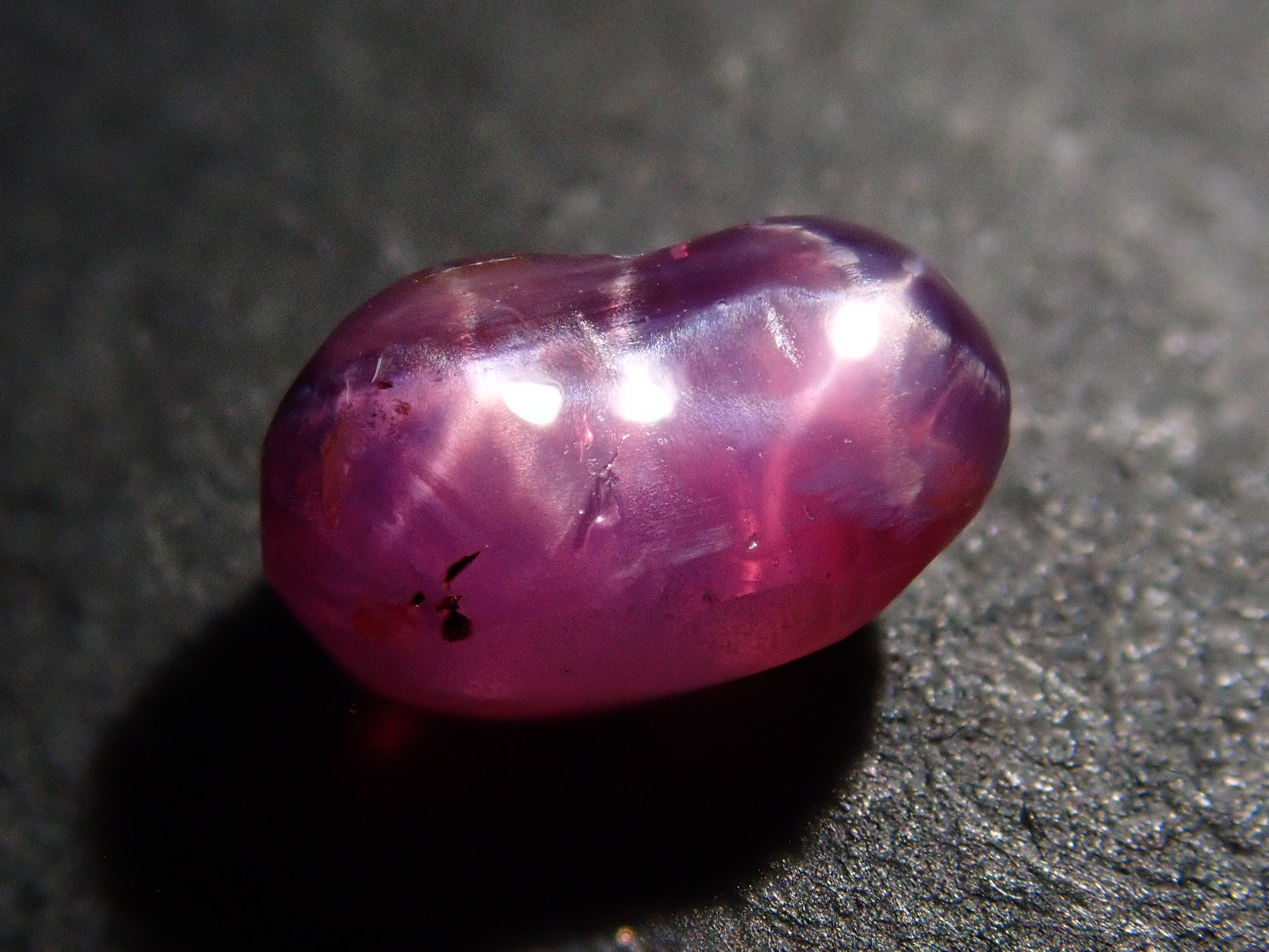 スリランカ産パープルツインスターサファイア 1.163ctルース