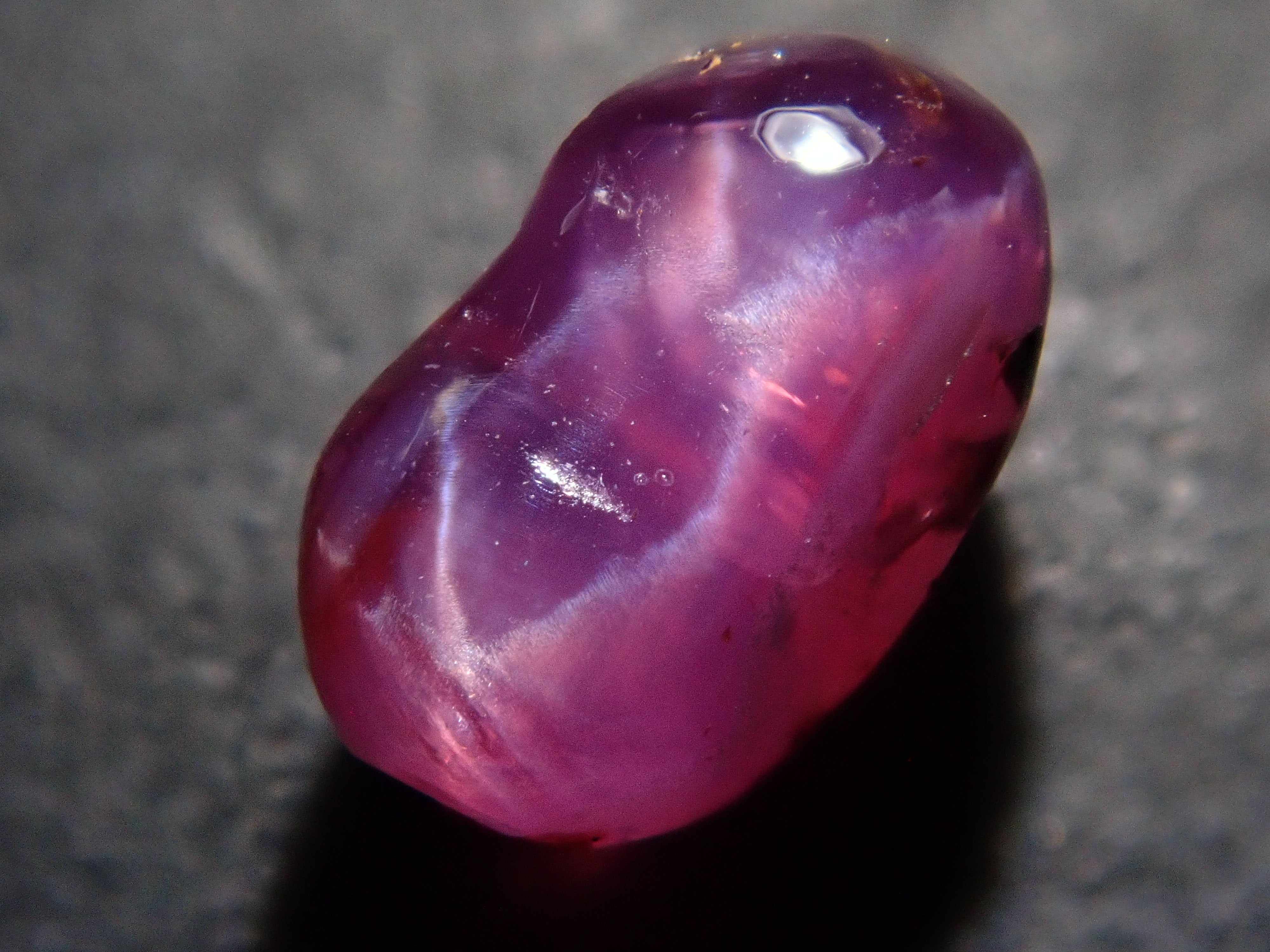 スリランカ産パープルツインスターサファイア 1.163ctルース