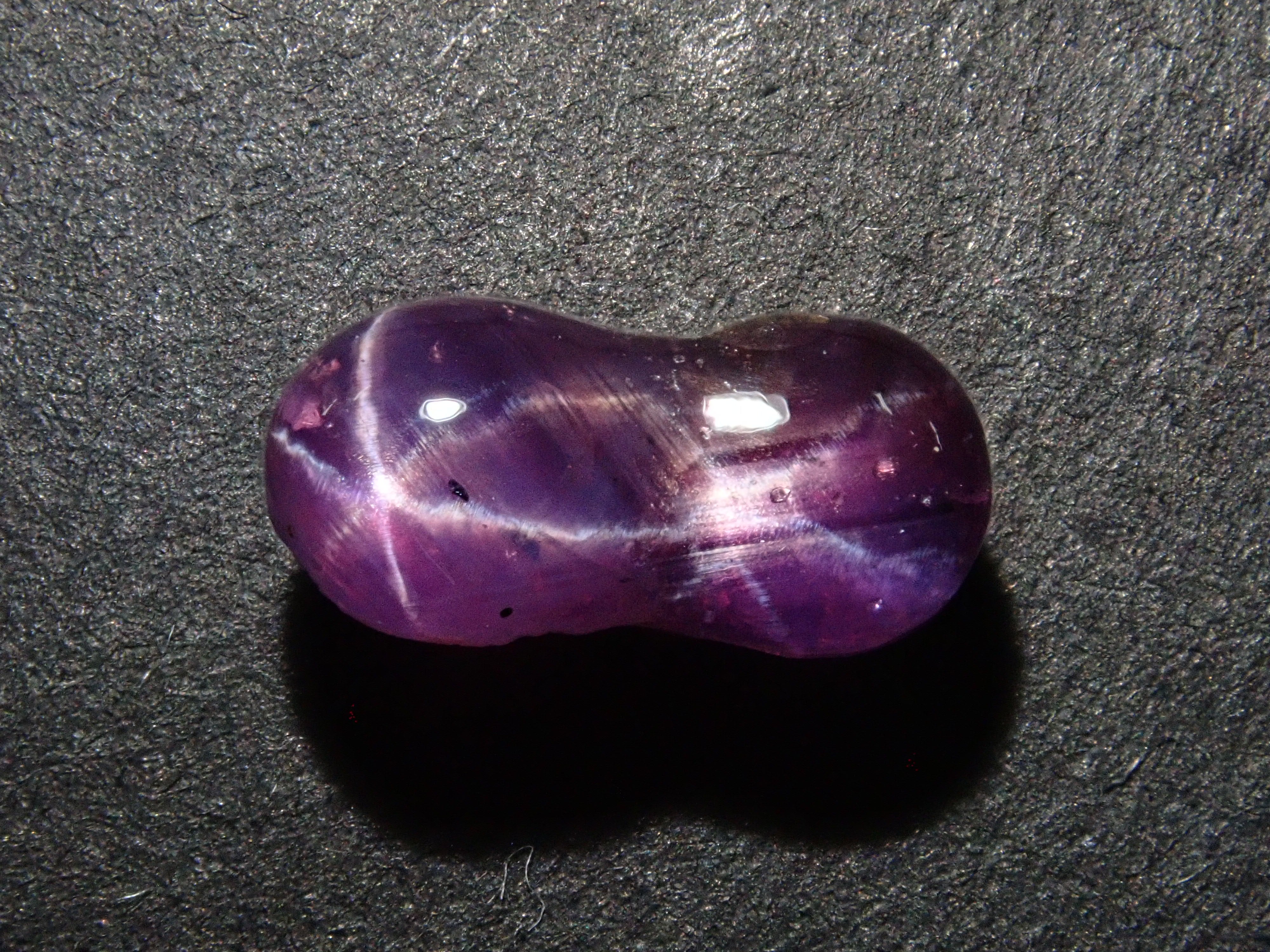スリランカ産パープルツインスターサファイア 2.461ctルース