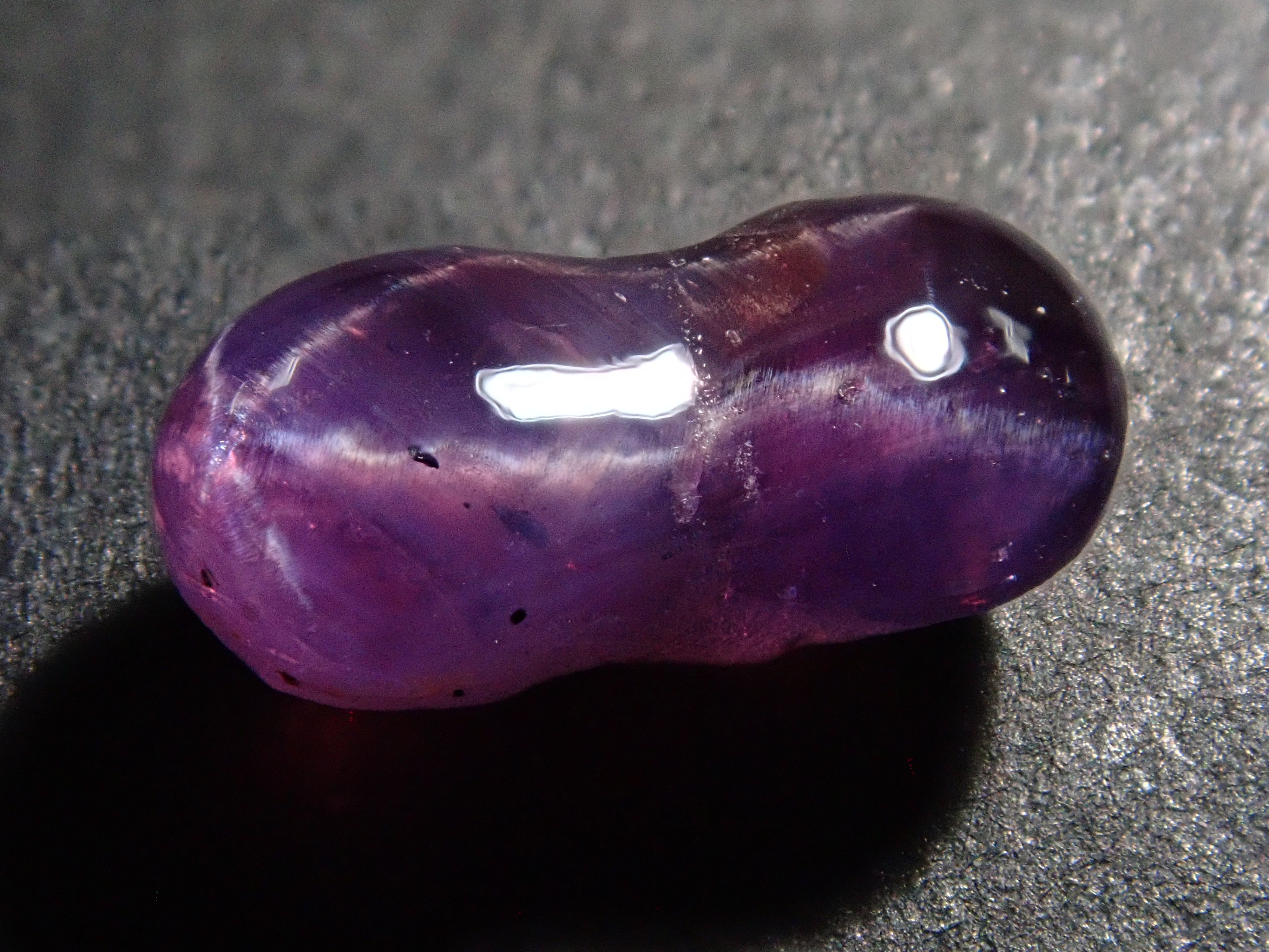 スリランカ産パープルツインスターサファイア 2.461ctルース