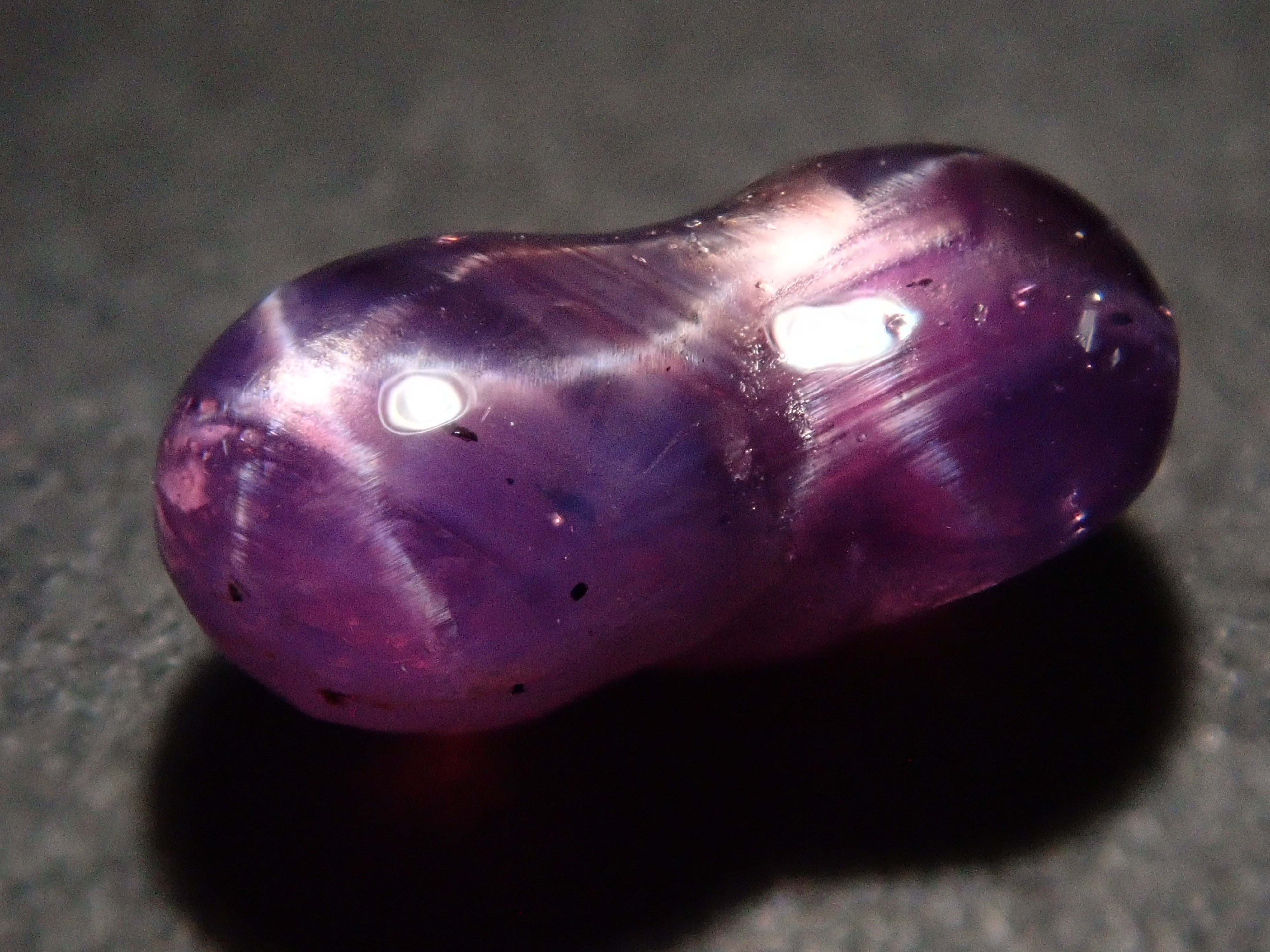 スリランカ産パープルツインスターサファイア 2.461ctルース