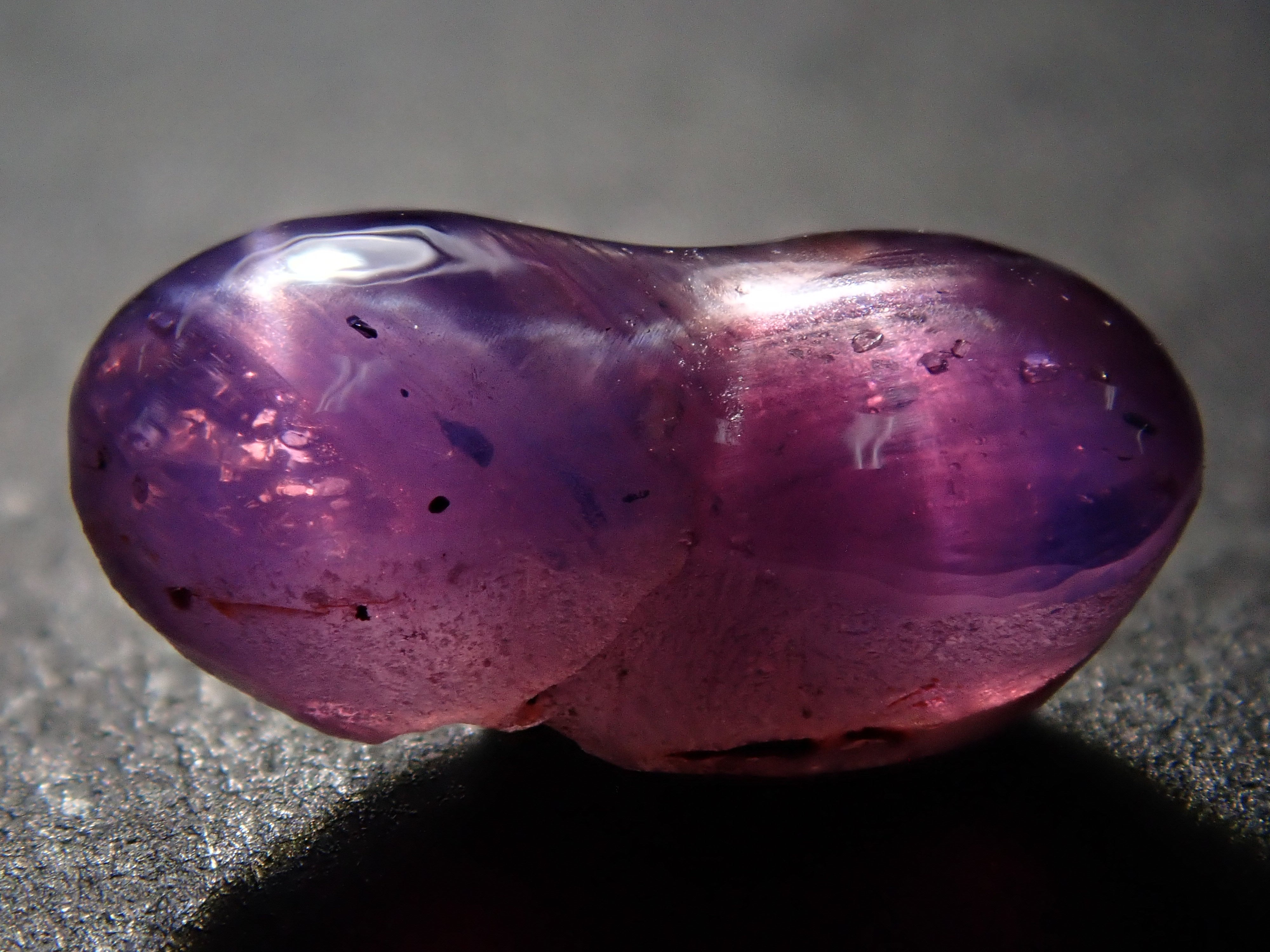 スリランカ産パープルツインスターサファイア 2.461ctルース