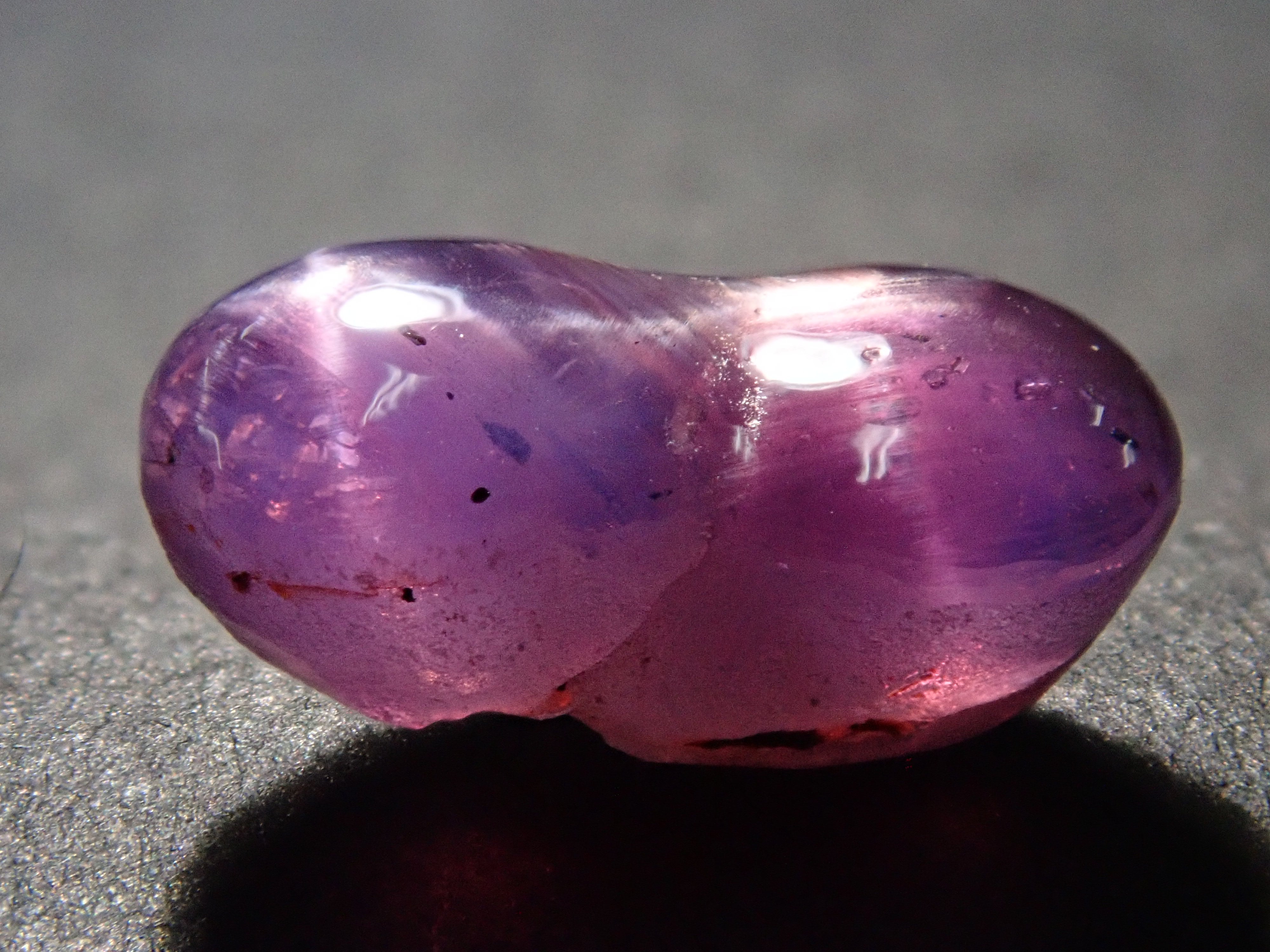 スリランカ産パープルツインスターサファイア 2.461ctルース