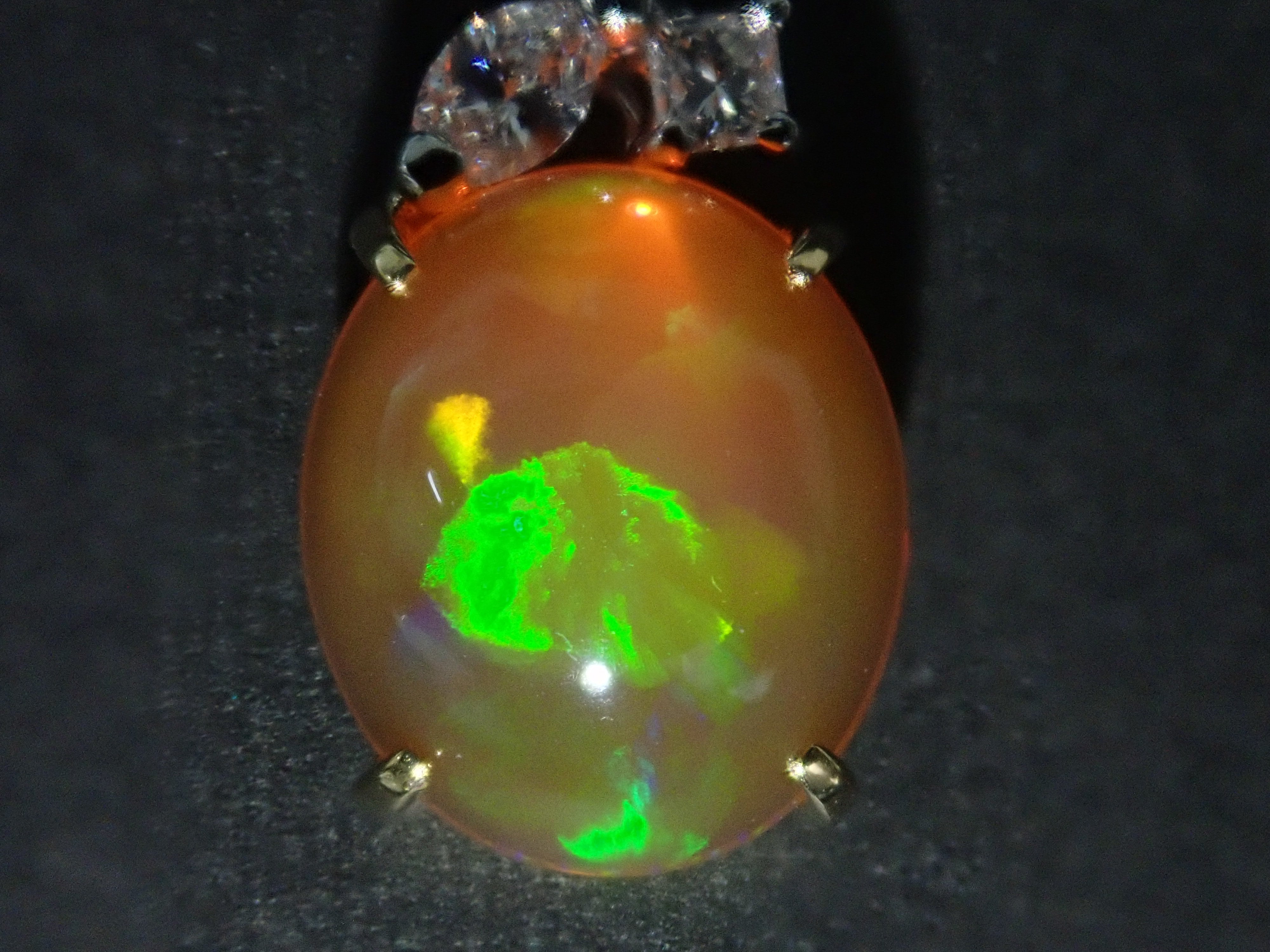 【22602569掲載】【カラフリ】Pt900/K18 合成オパール 3.25ct ペンダントトップ(ネックレストップ)