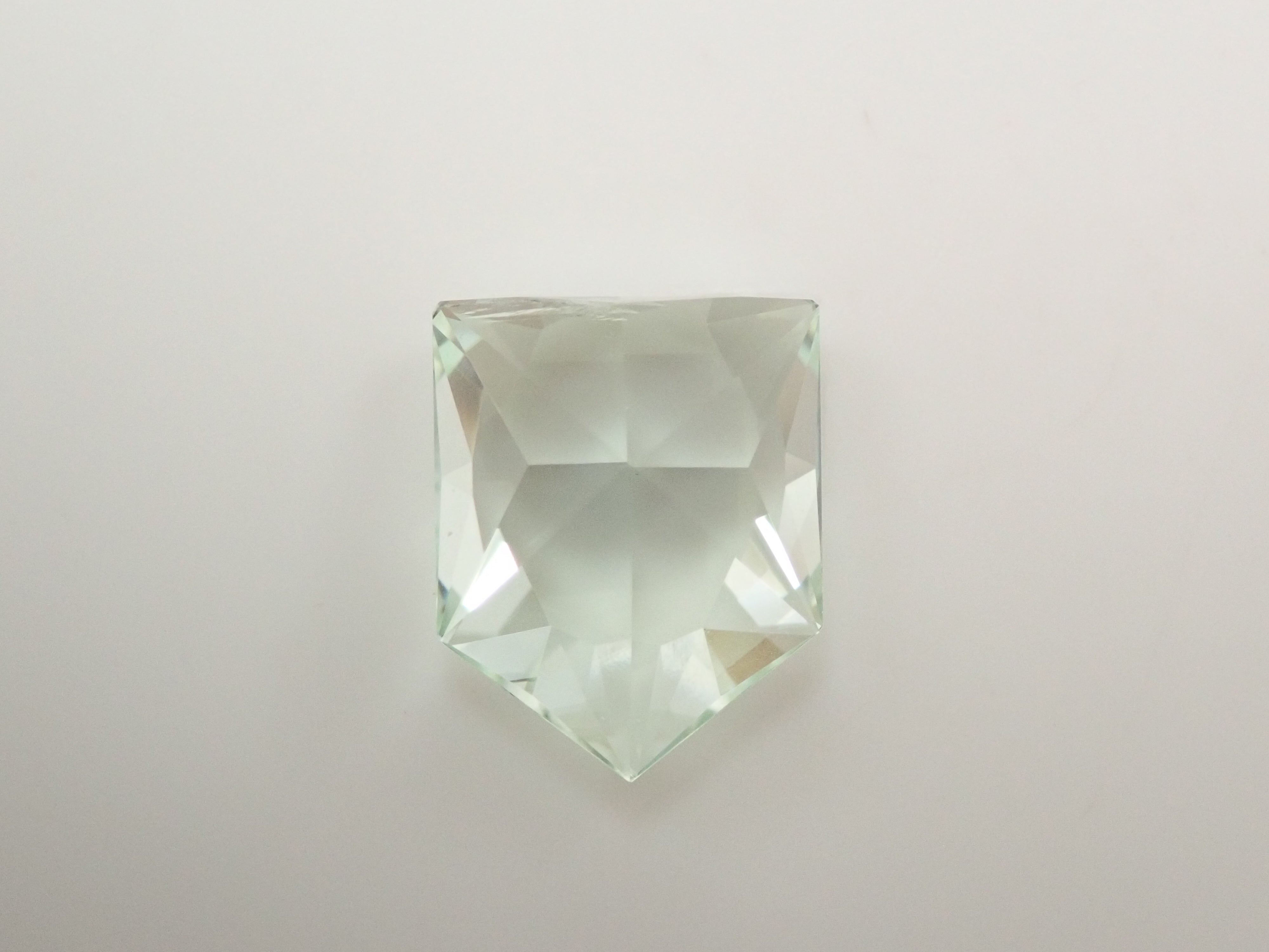 ブラジル産スポジュメン 3.200ctルース