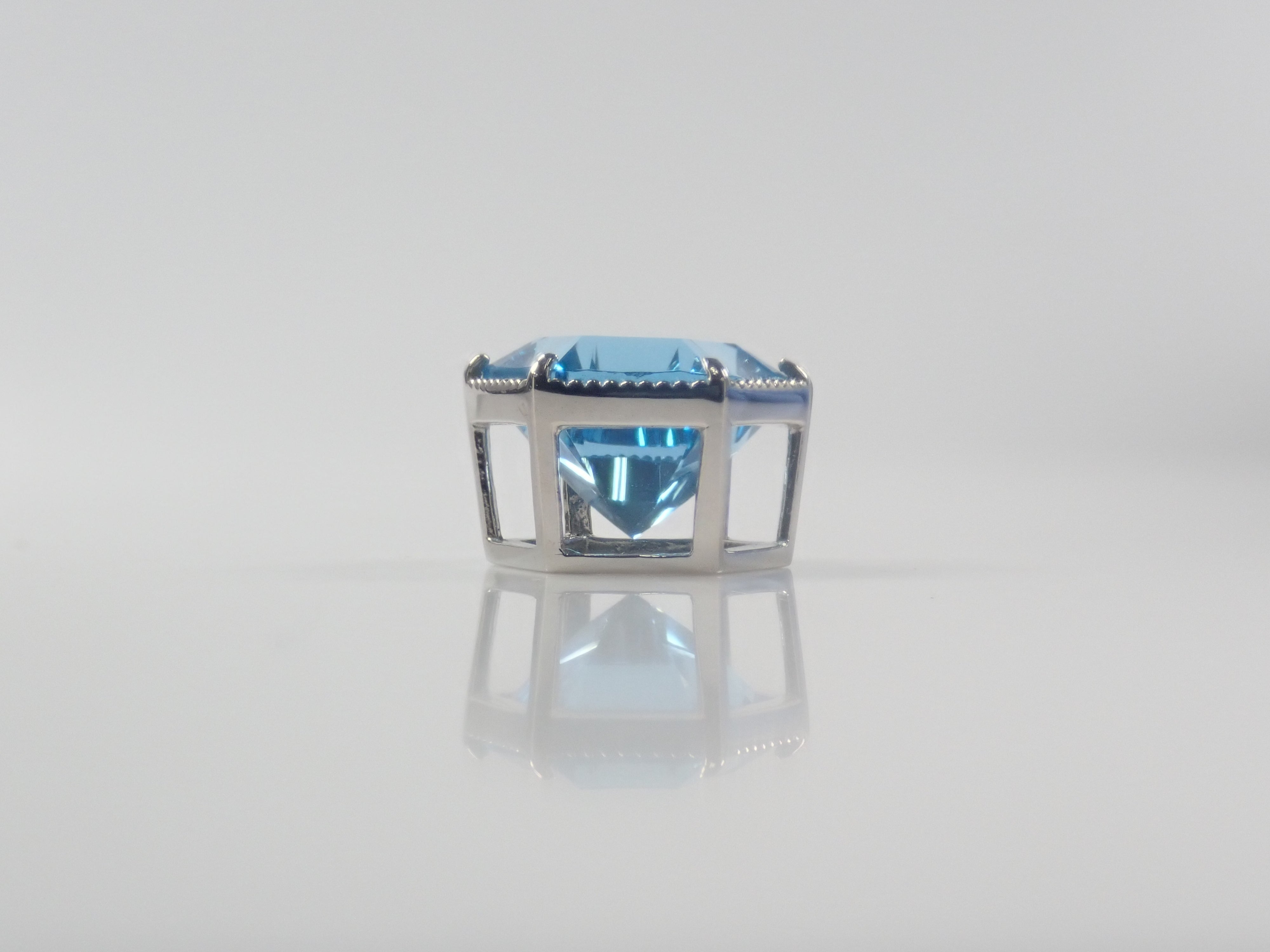 【22602571掲載】【カラフリ】Pt950 スイスブルートパーズ 3.5ct ペンダントトップ(ネックレストップ)
