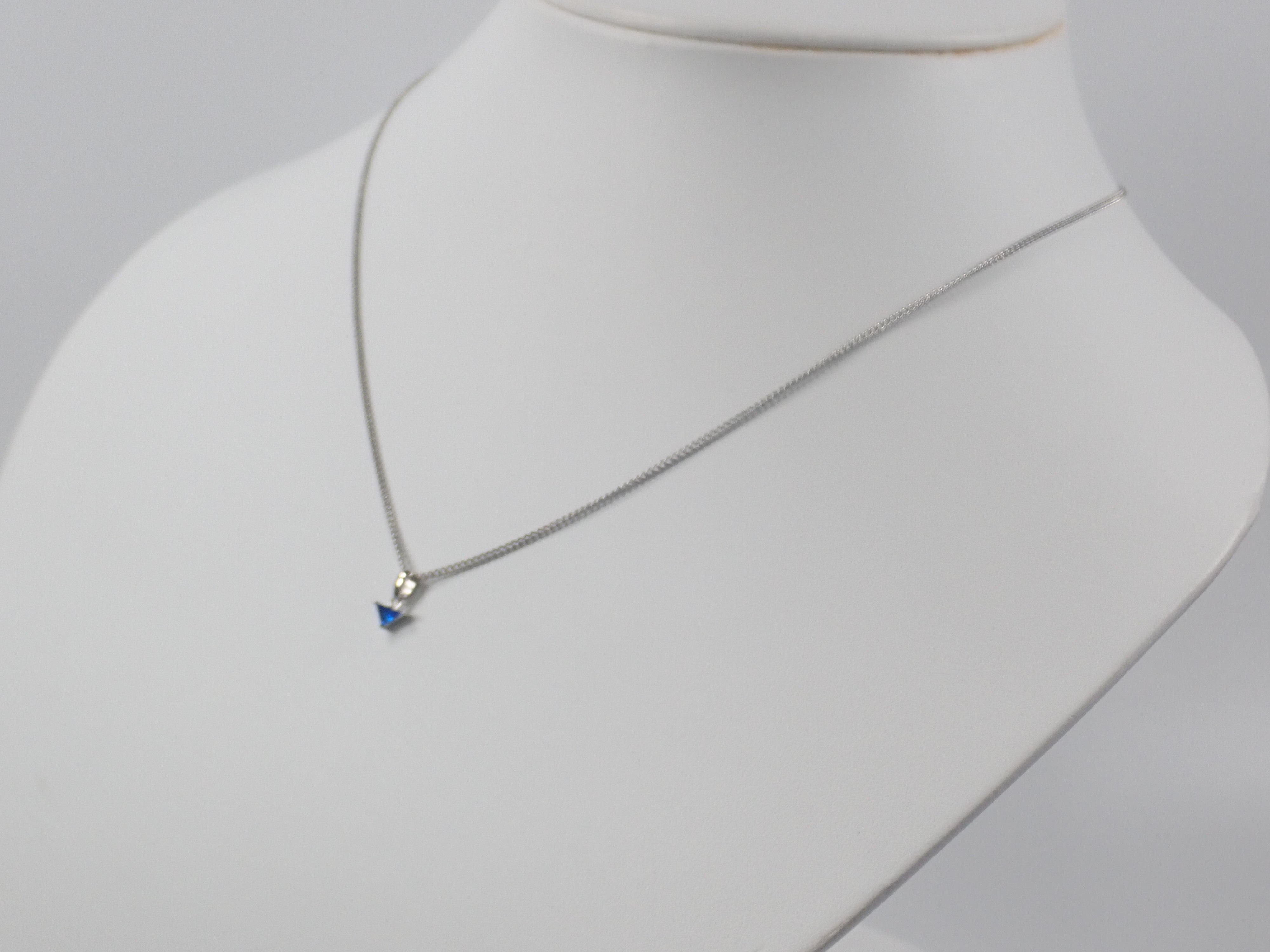 【22602576掲載】【カラフリ】Pt900 アウイナイト 0.065ct ペンダントトップ(ネックレストップ)