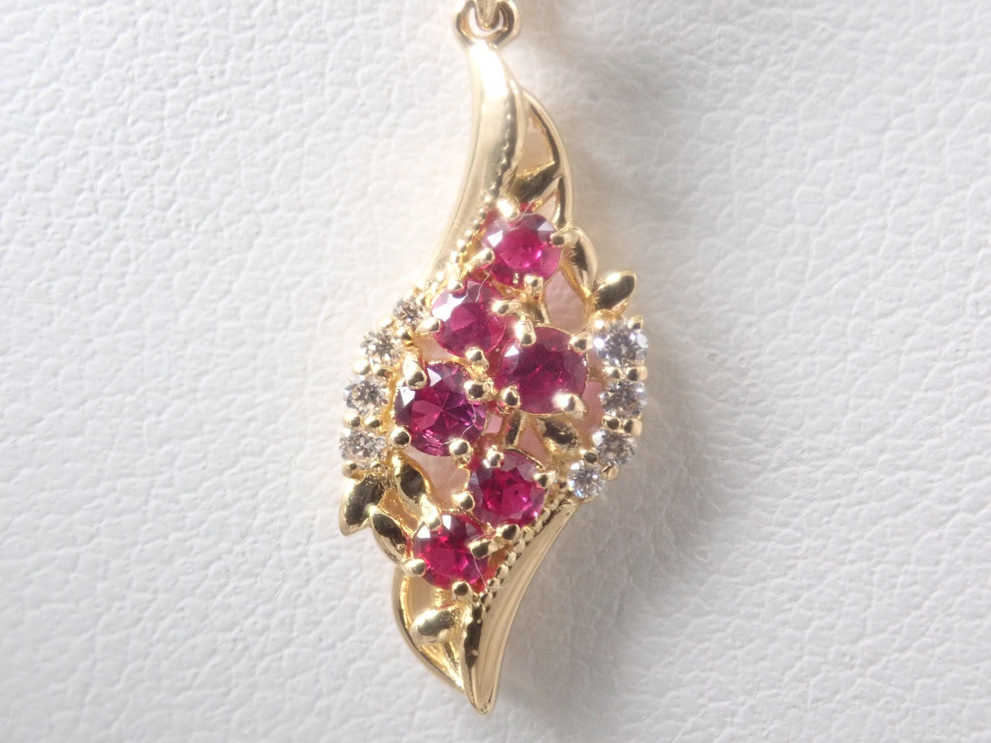 【22602578掲載】【カラフリ】K18 ルビー 0.33ct ペンダントトップ(ネックレストップ)