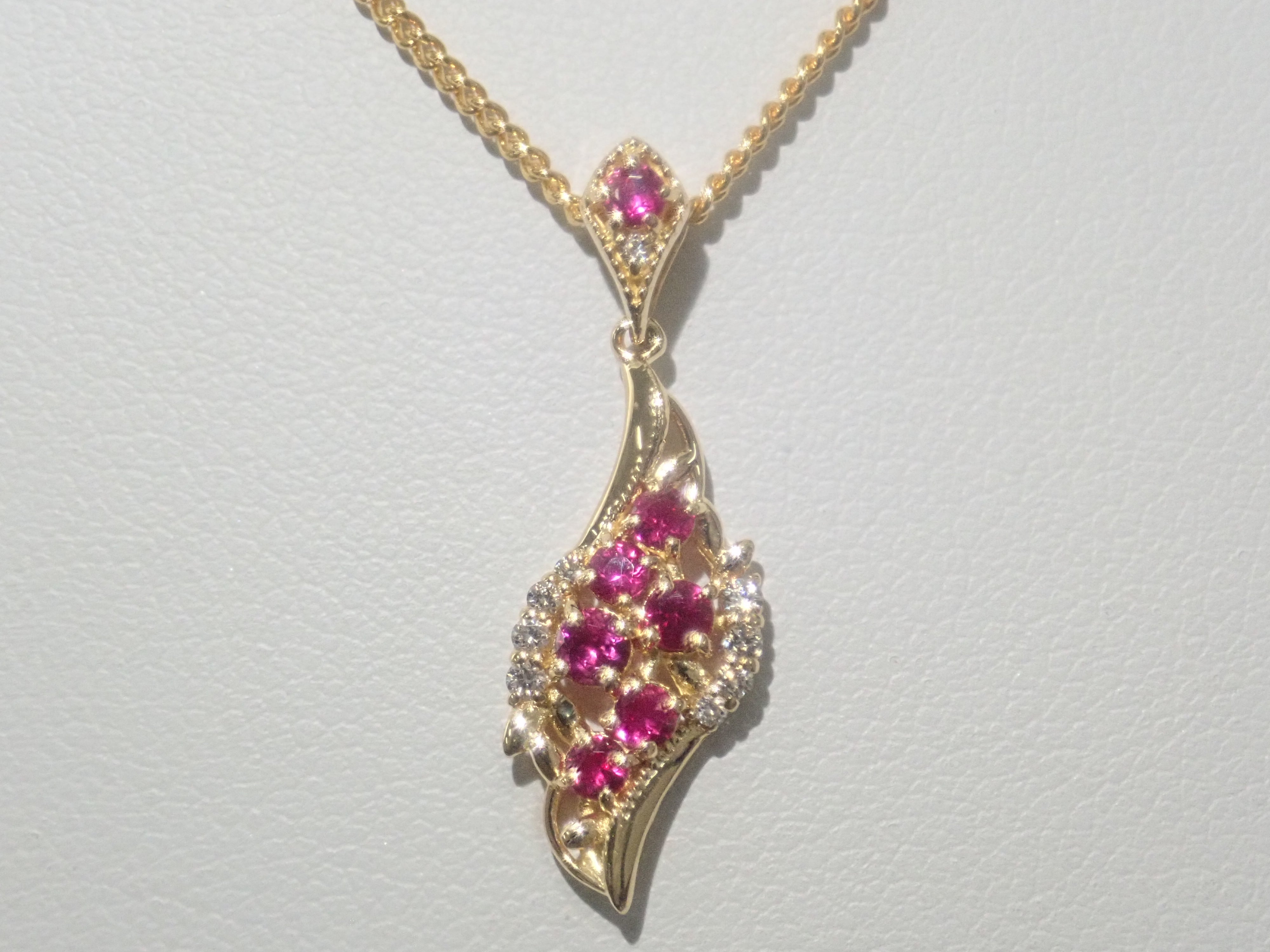 【22602578掲載】【カラフリ】K18 ルビー 0.33ct ペンダントトップ(ネックレストップ)
