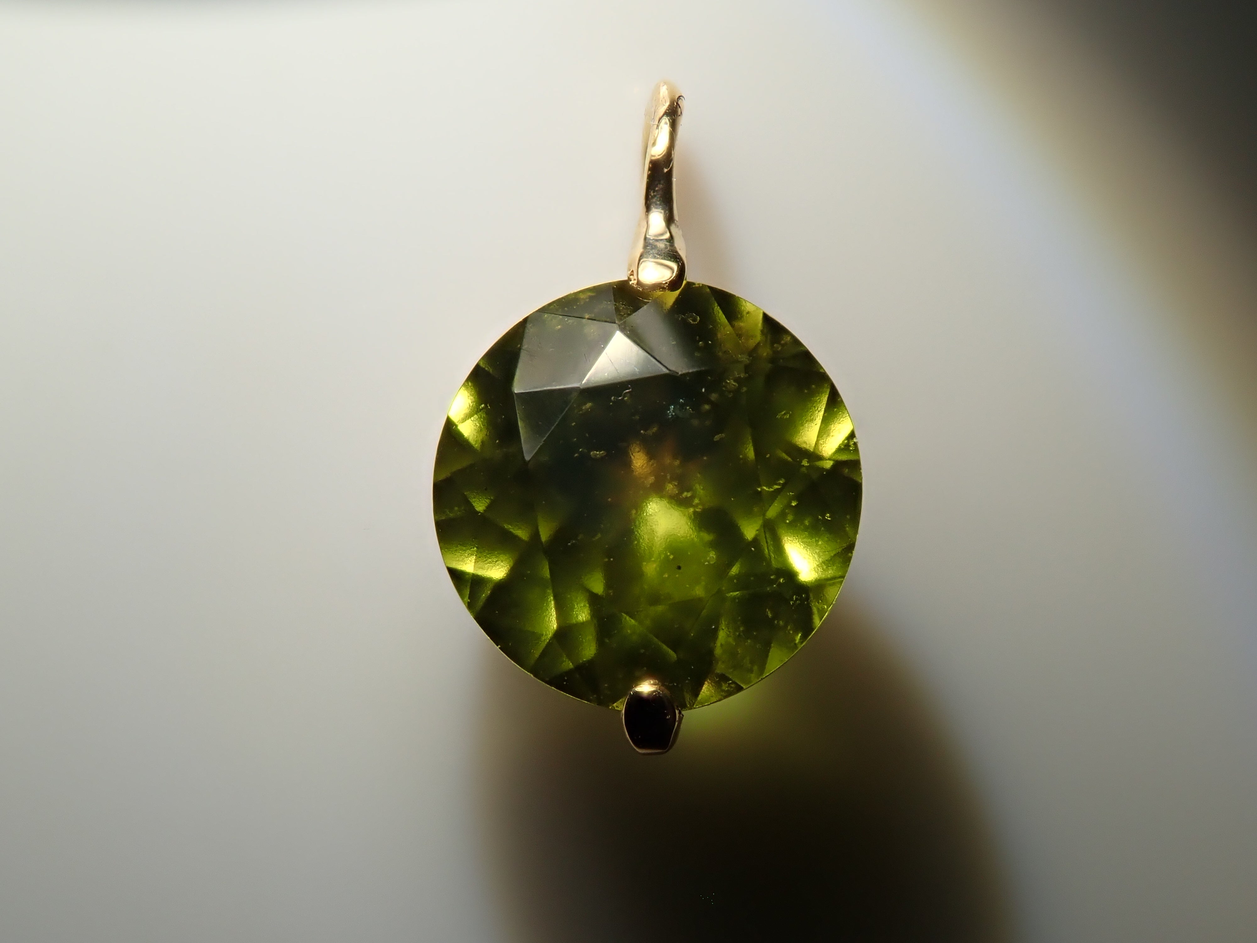 K18ベスビアナイト 0.63ct チャーム 鑑別書