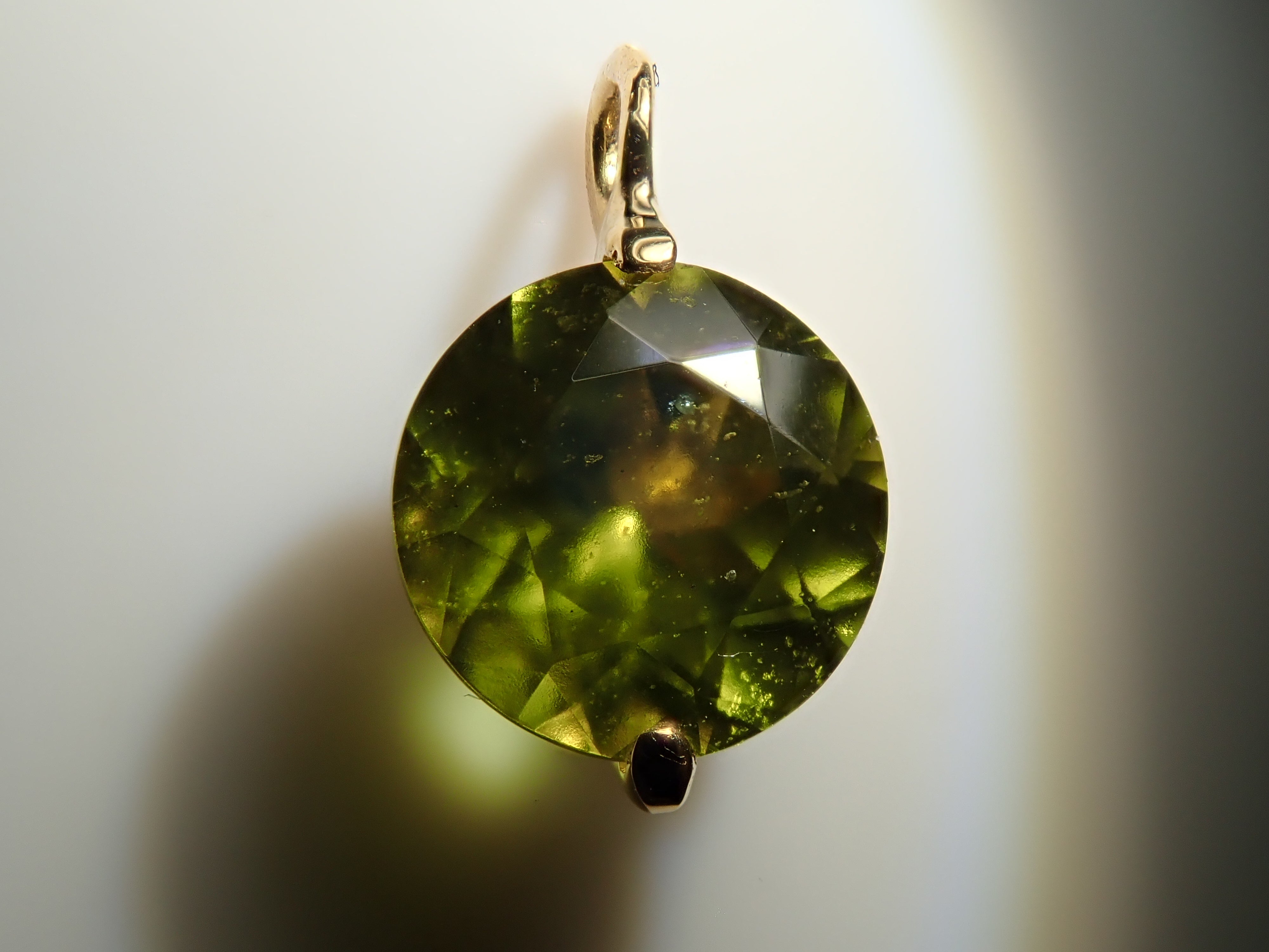 K18ベスビアナイト 0.63ct チャーム 鑑別書