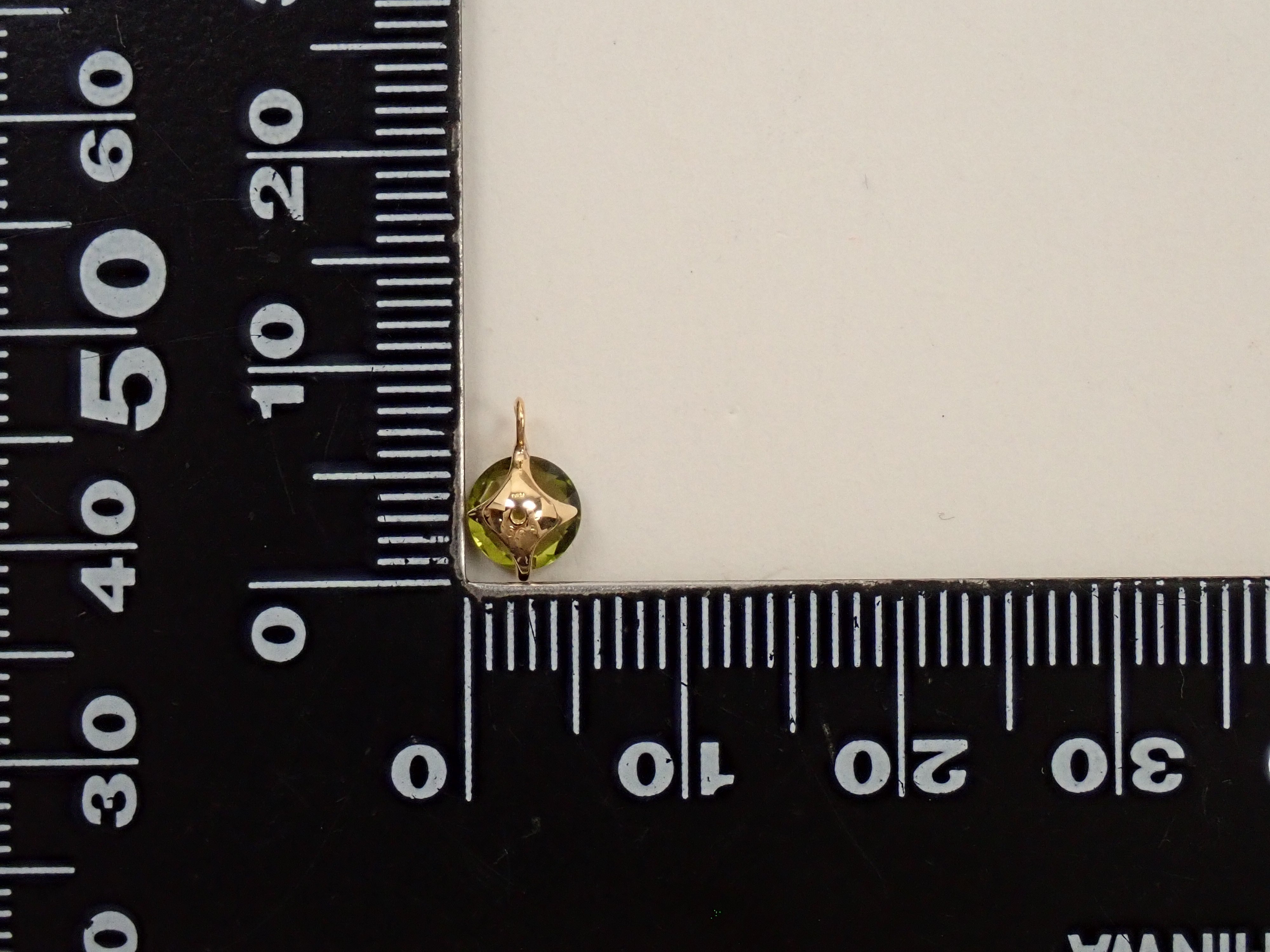 K18ベスビアナイト 0.63ct チャーム 鑑別書