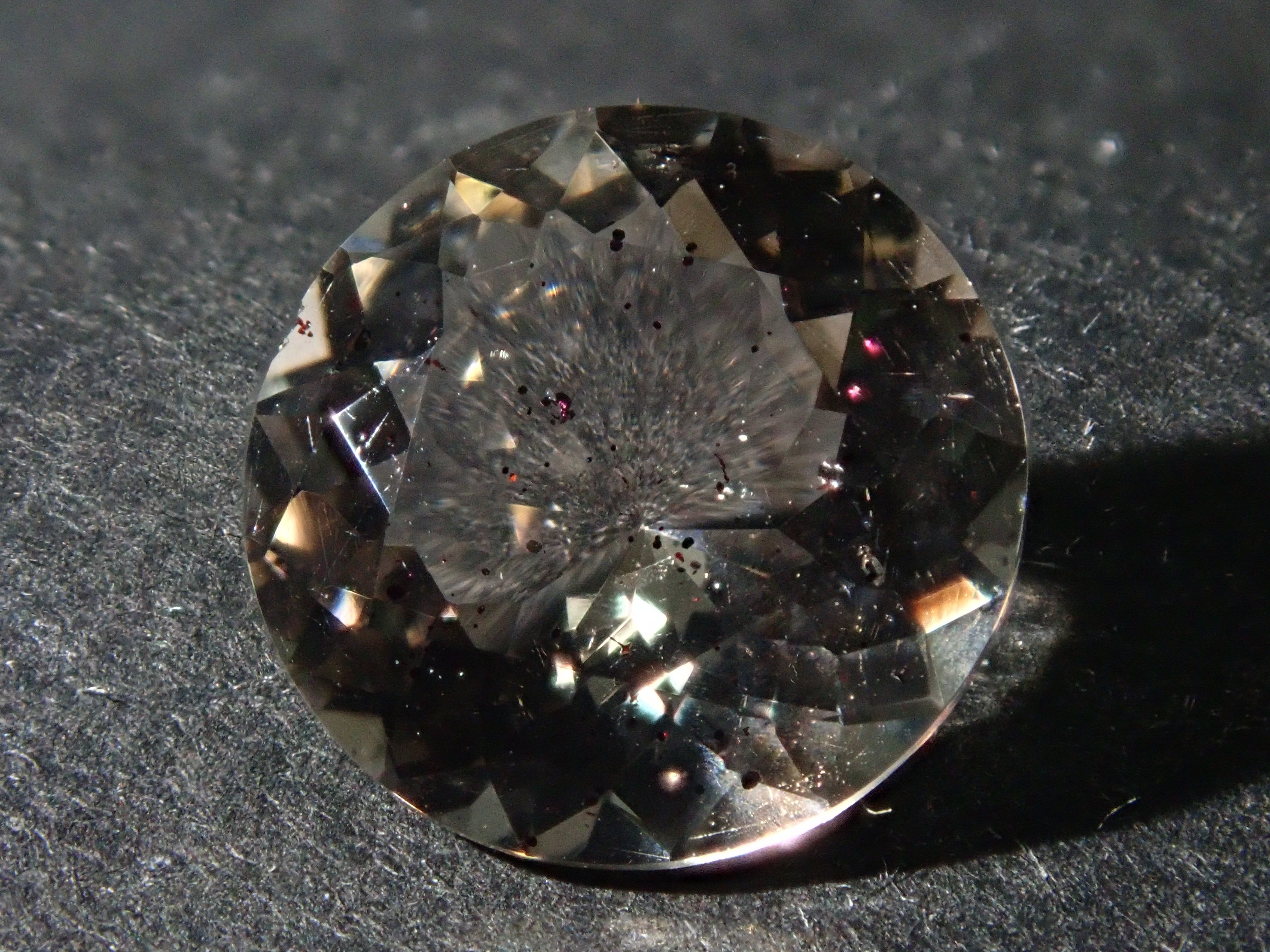ティンカーベルクォーツ(ピンクファイヤークォーツ) 8.5mm/1.715ctルース