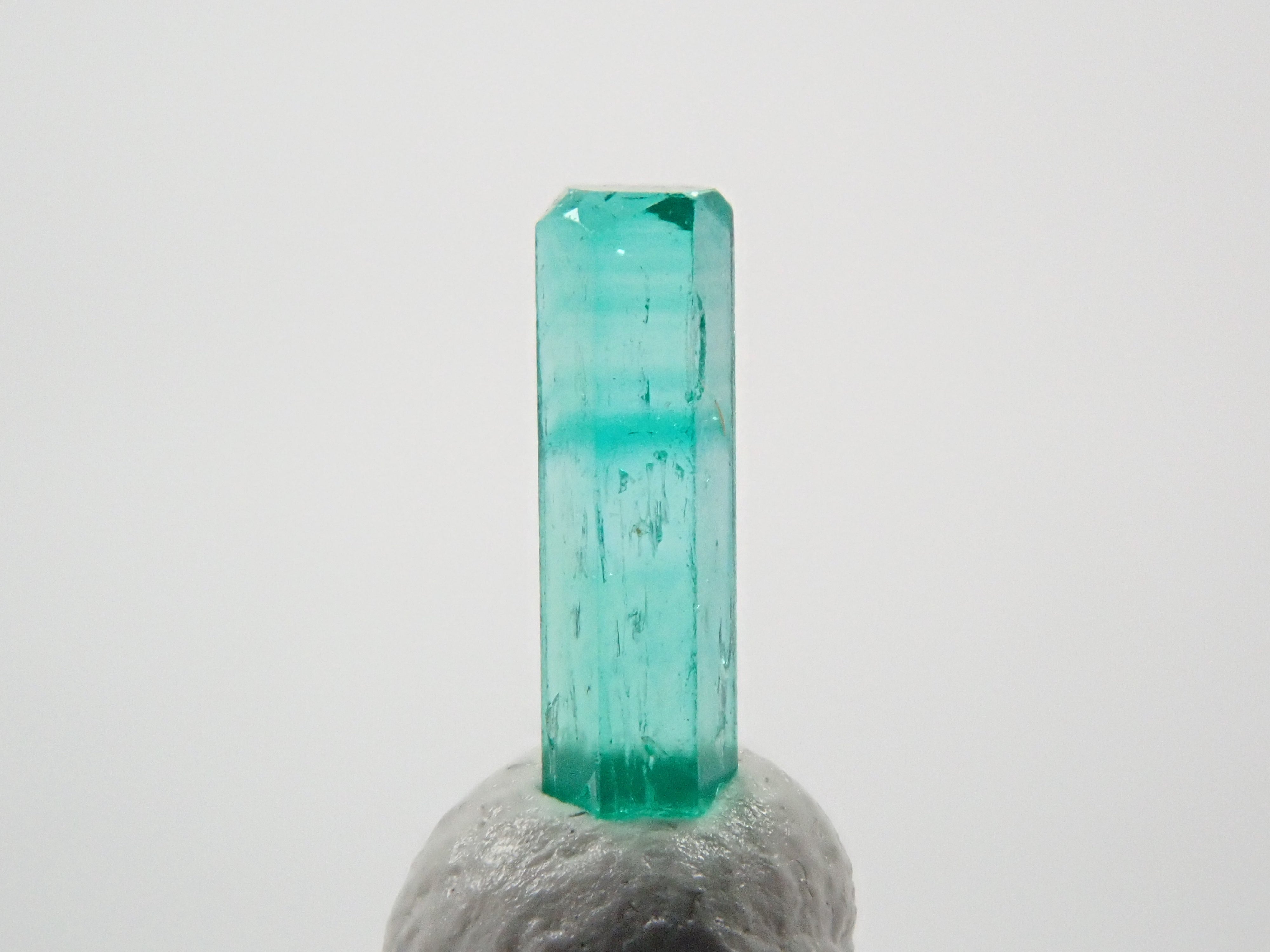 【4/25 22時販売】コロンビア産エメラルド 0.153ct原石