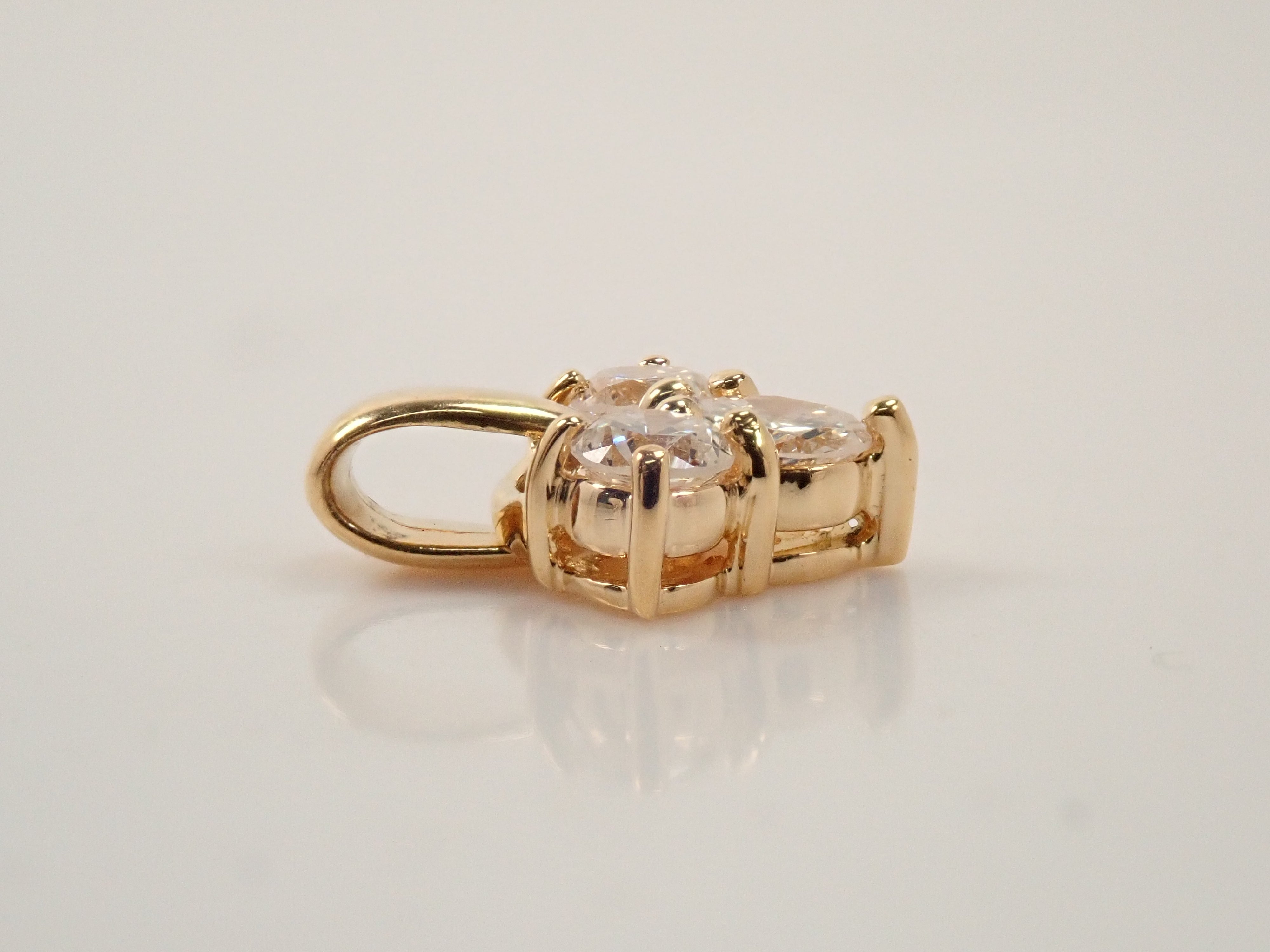 【22602595掲載】【カラフリ】K18 ダイヤモンド 0.3ct ペンダント(ネックレス)