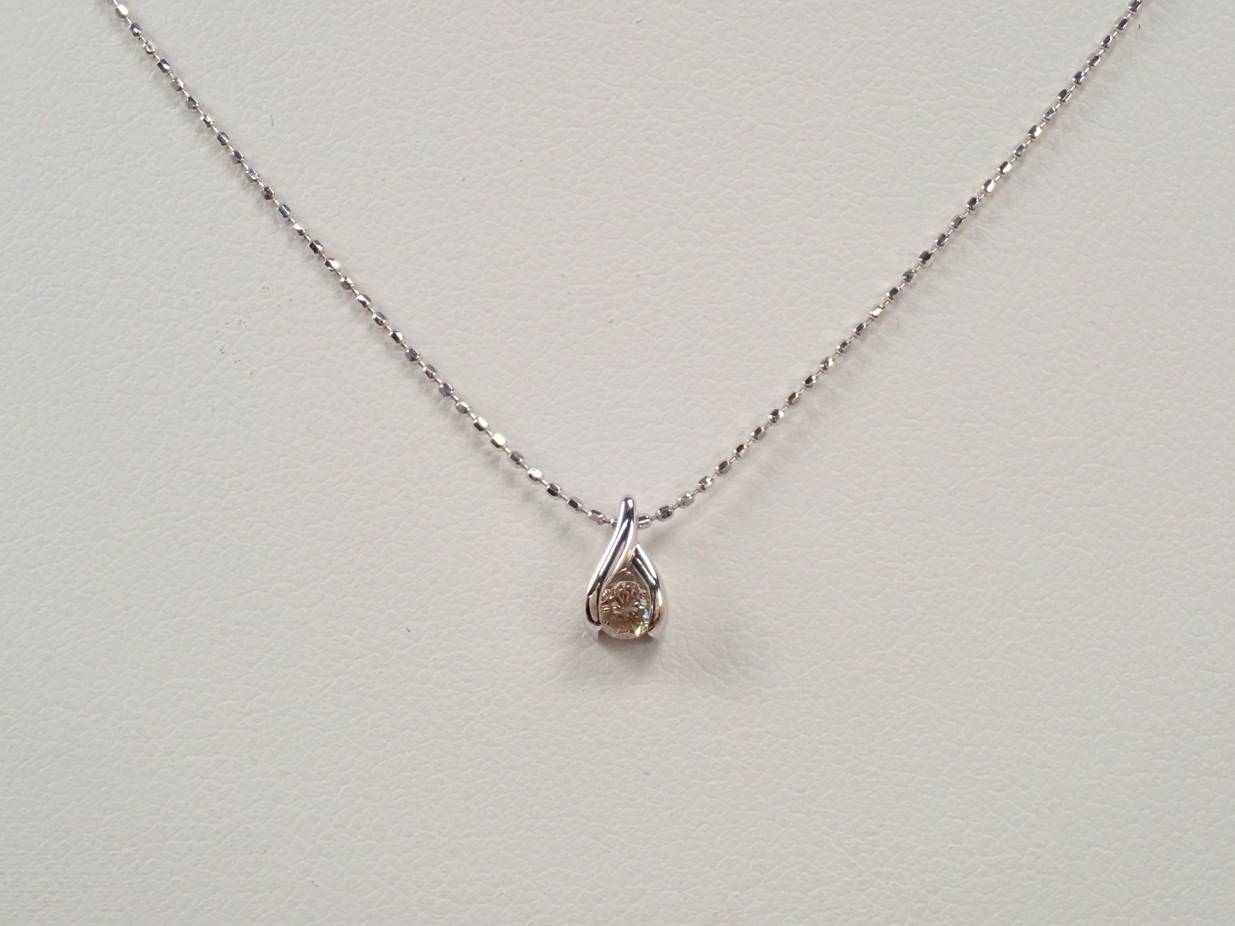 【5/23 22時販売】【カラフリ】K18WG ダイヤモンド 0.126ct ペンダント(ネックレス)