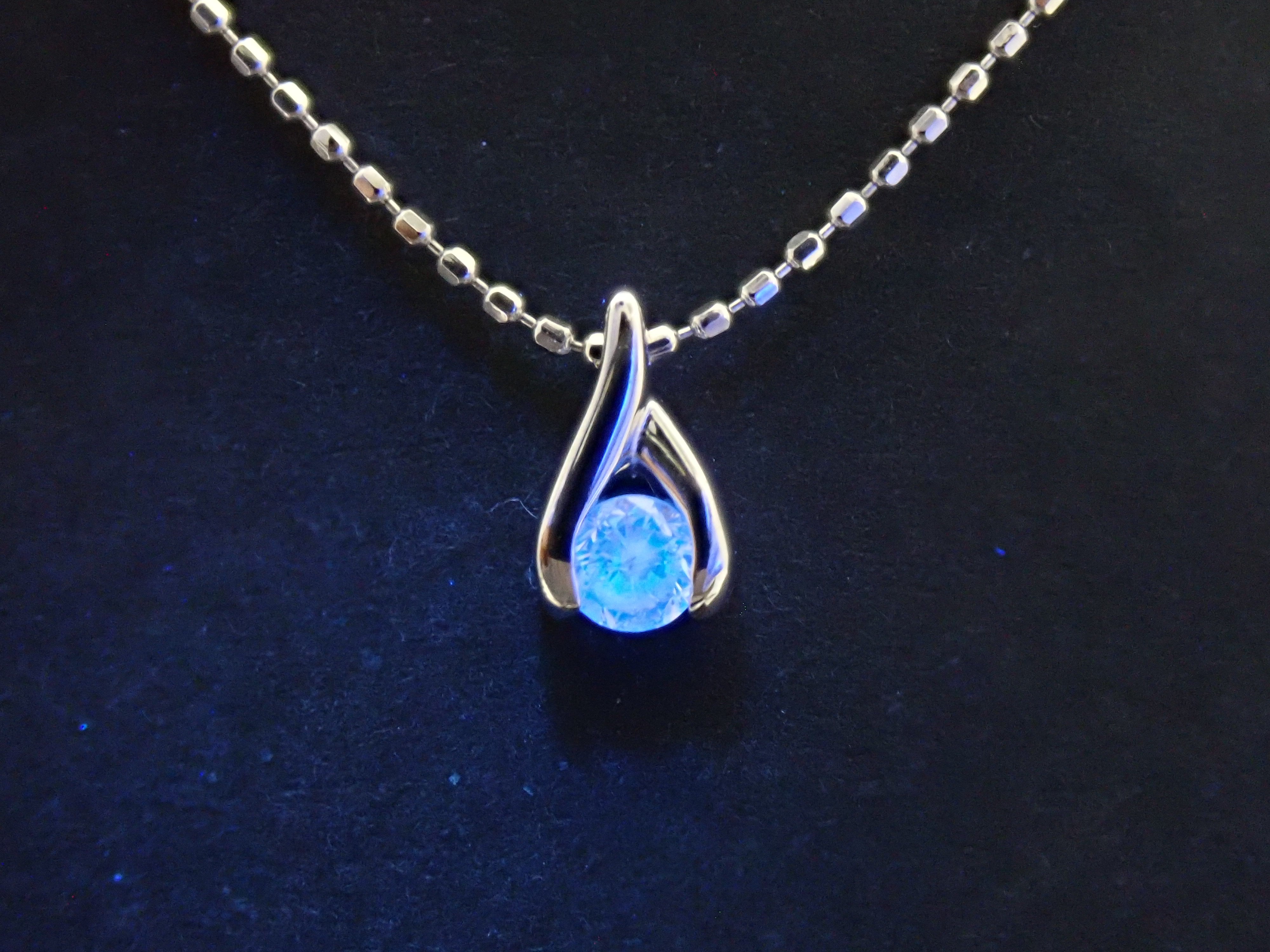 【5/23 22時販売】【カラフリ】K18WG ダイヤモンド 0.126ct ペンダント(ネックレス)