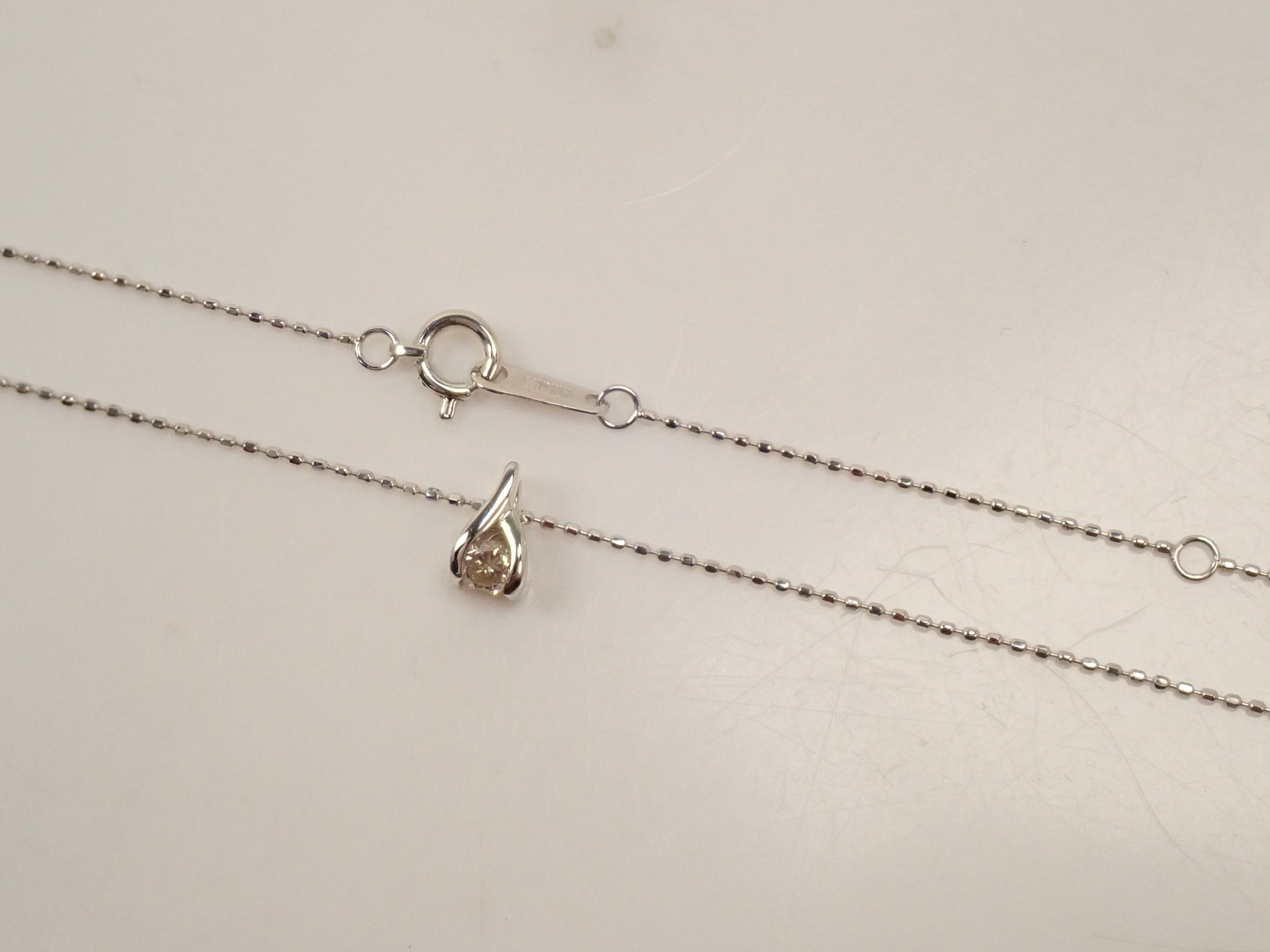 【5/23 22時販売】【カラフリ】K18WG ダイヤモンド 0.126ct ペンダント(ネックレス)