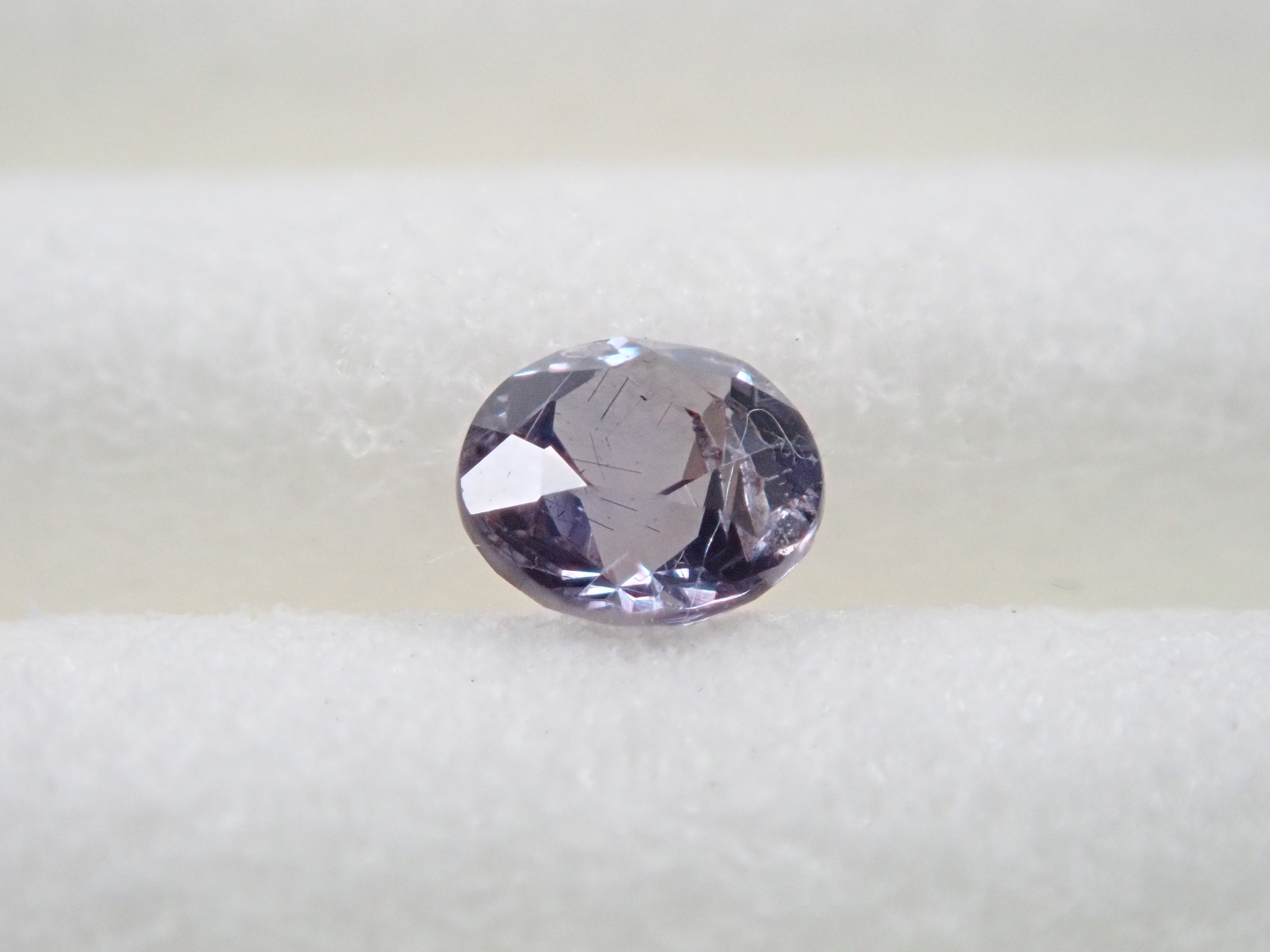 マダガスカル産ベキリーブルーガーネット(カラーチェンジガーネット) 2.6mm/0.090ctルース