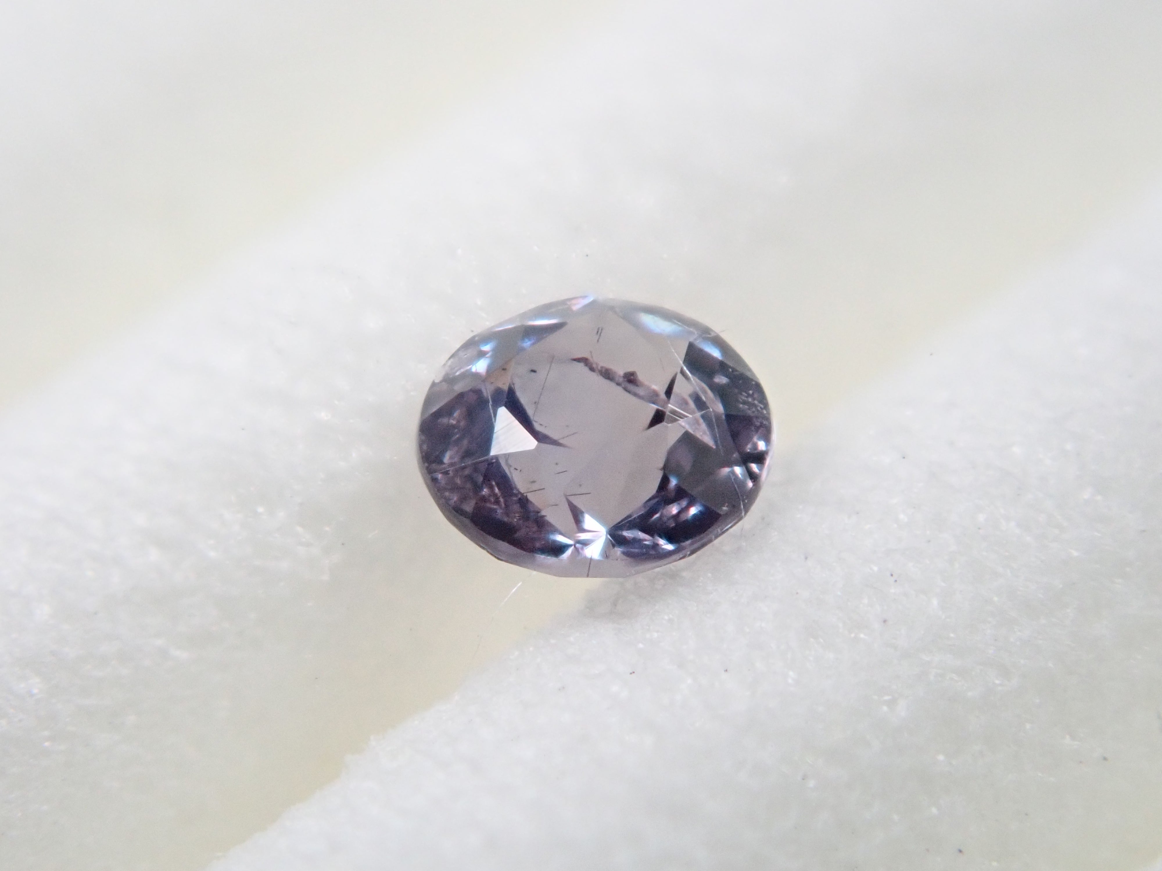 マダガスカル産ベキリーブルーガーネット(カラーチェンジガーネット) 2.6mm/0.090ctルース