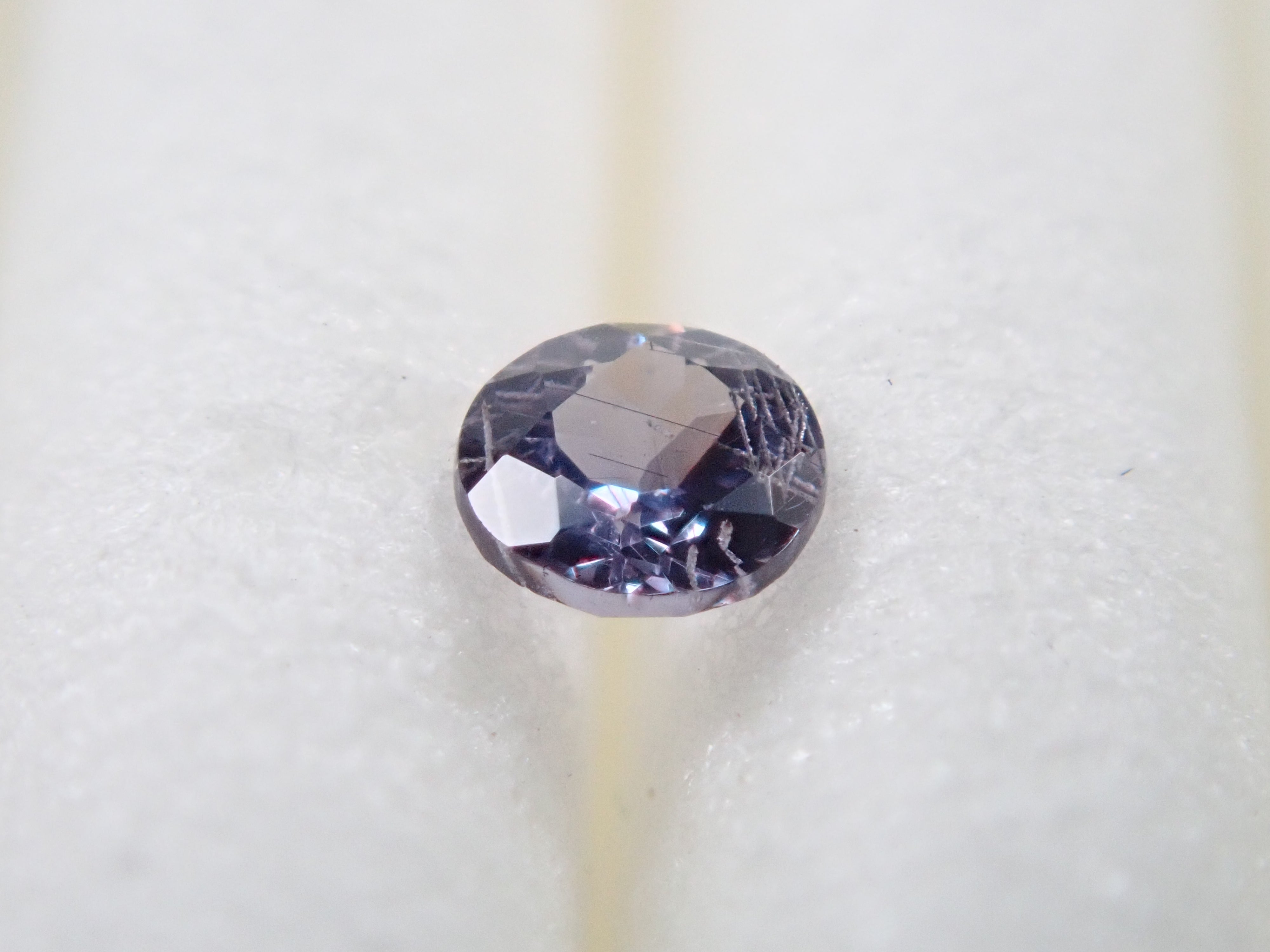 マダガスカル産ベキリーブルーガーネット(カラーチェンジガーネット) 2.3mm/0.067ctルース