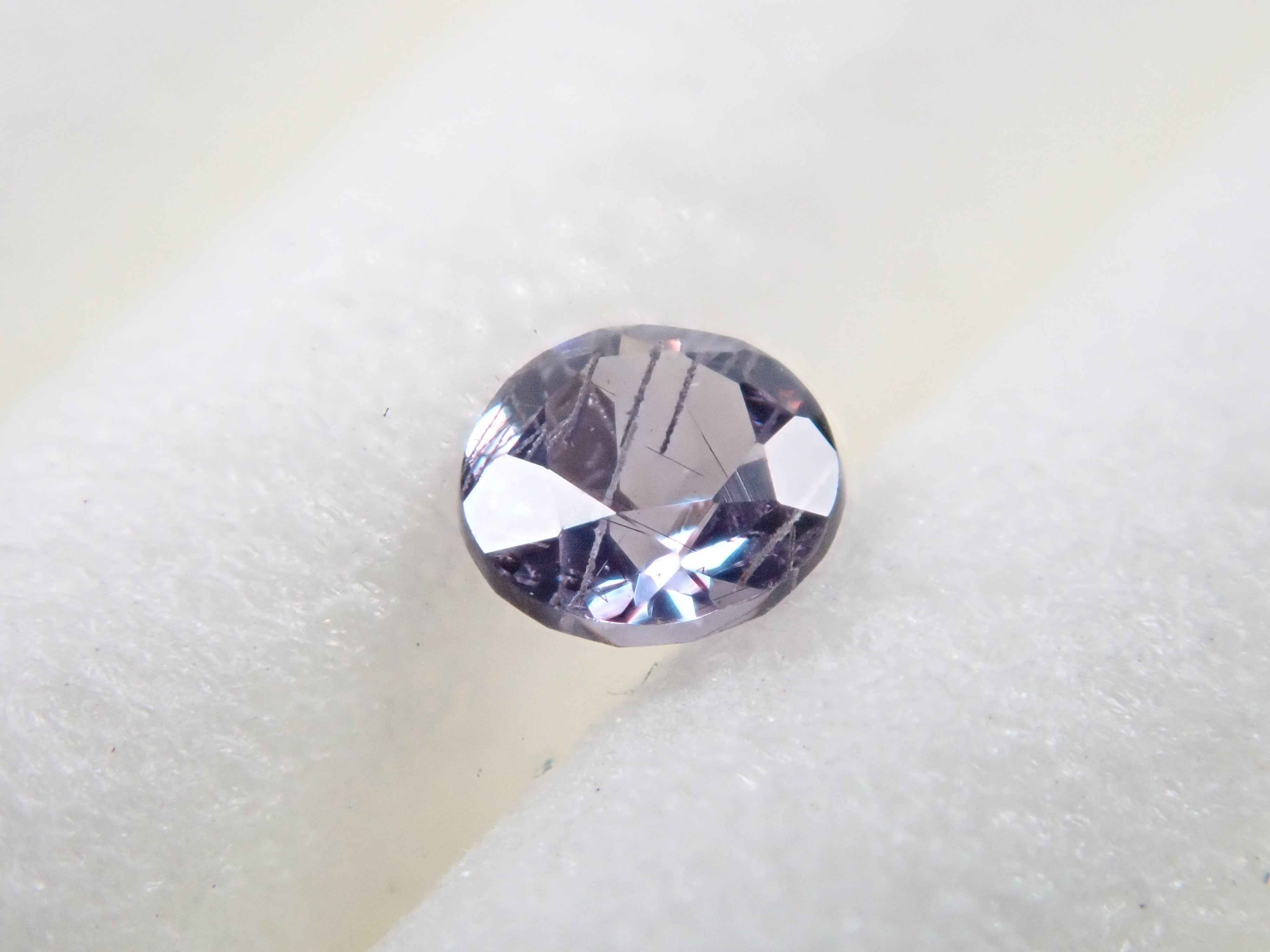 マダガスカル産ベキリーブルーガーネット(カラーチェンジガーネット) 2.3mm/0.067ctルース