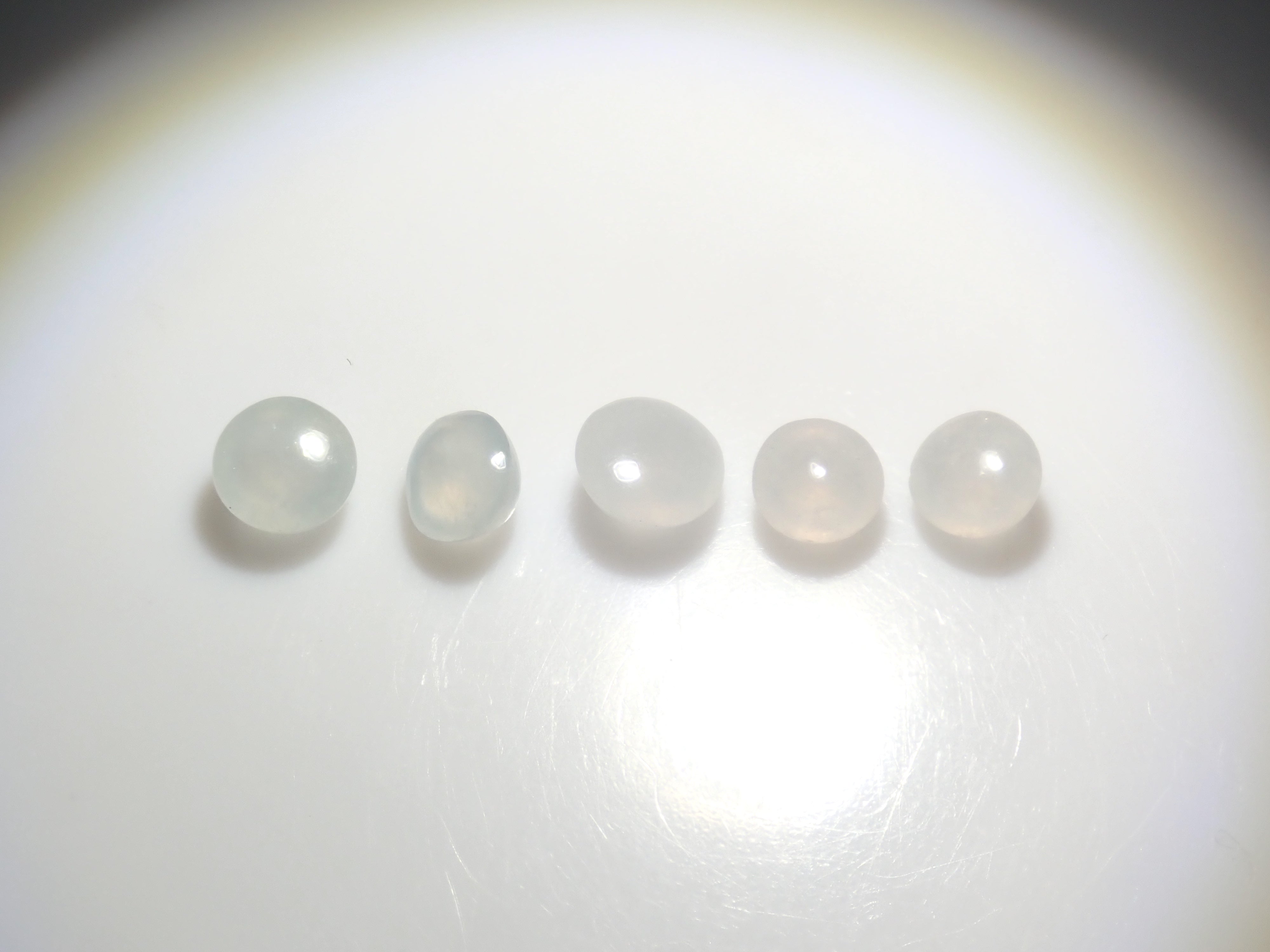 【5/23 22時販売】《限定5石》ミャンマー産氷翡翠(アイスジェダイト,約3.3-3.8mm)《複数購入割引有》