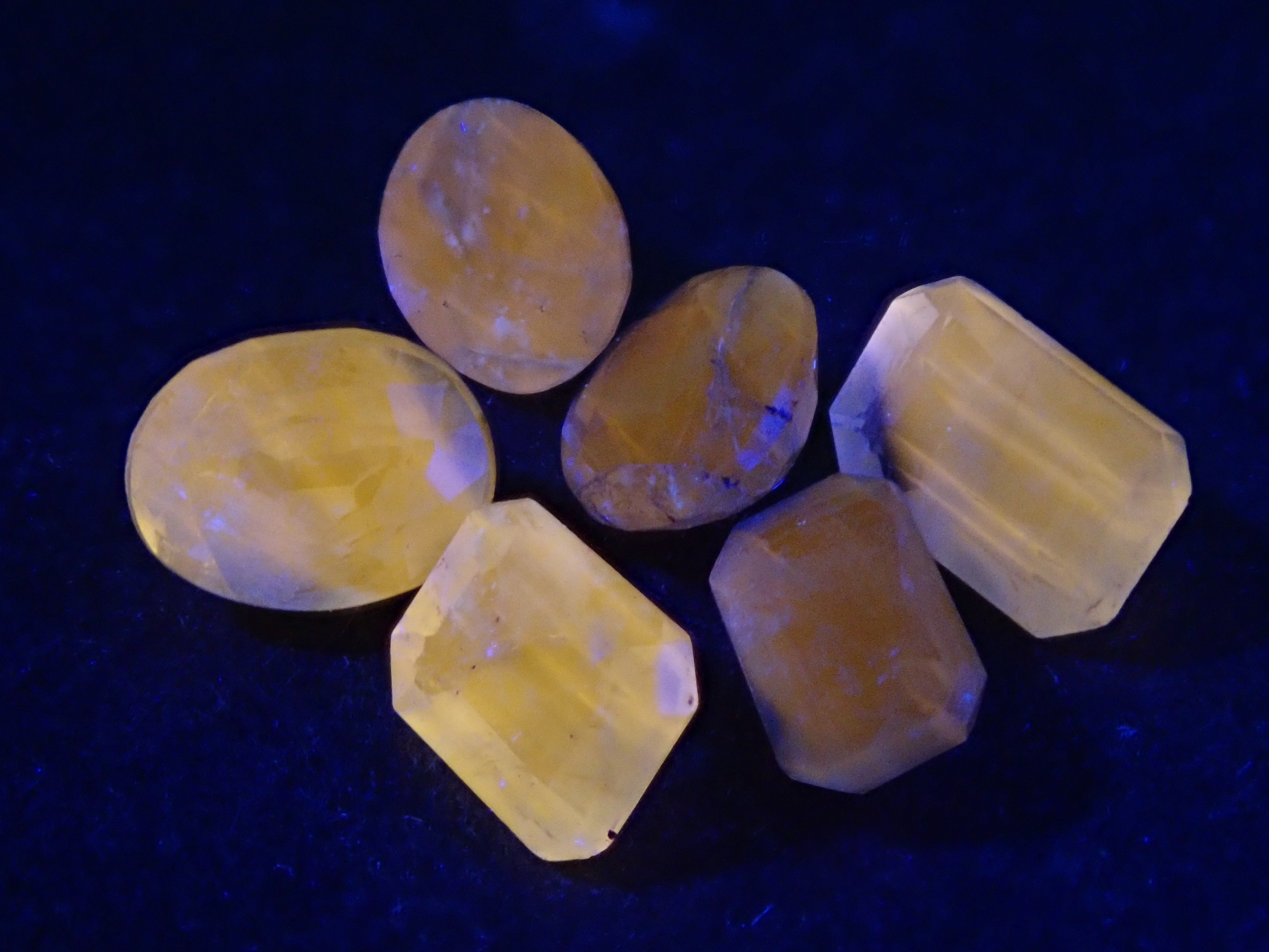 ジェムガチャ💎 アフガナイト1石 ルース(平均0.14ct)《複数購入割引有》