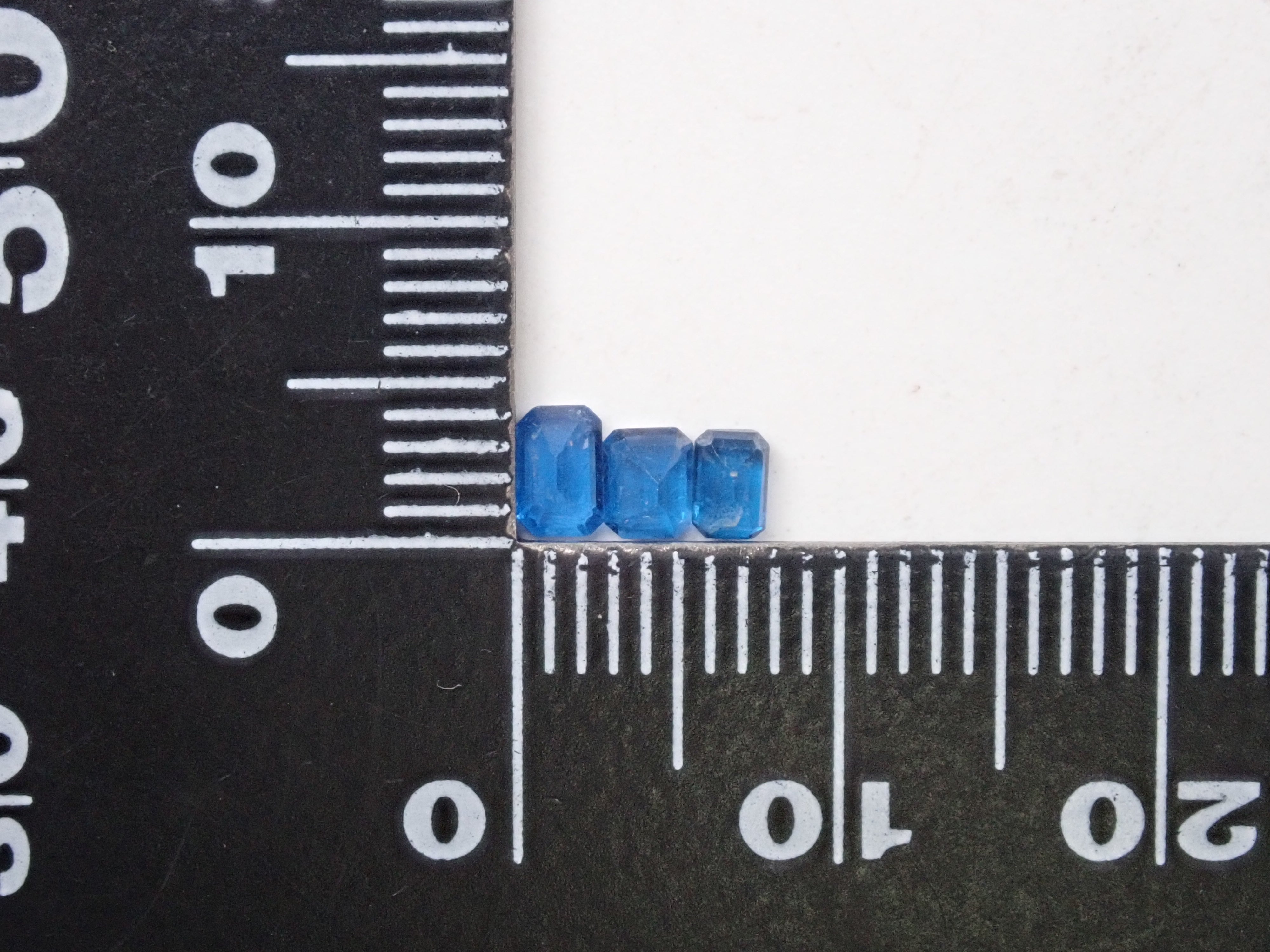 ジェムガチャ💎 アフガナイト1石 ルース(平均0.14ct)《複数購入割引有》