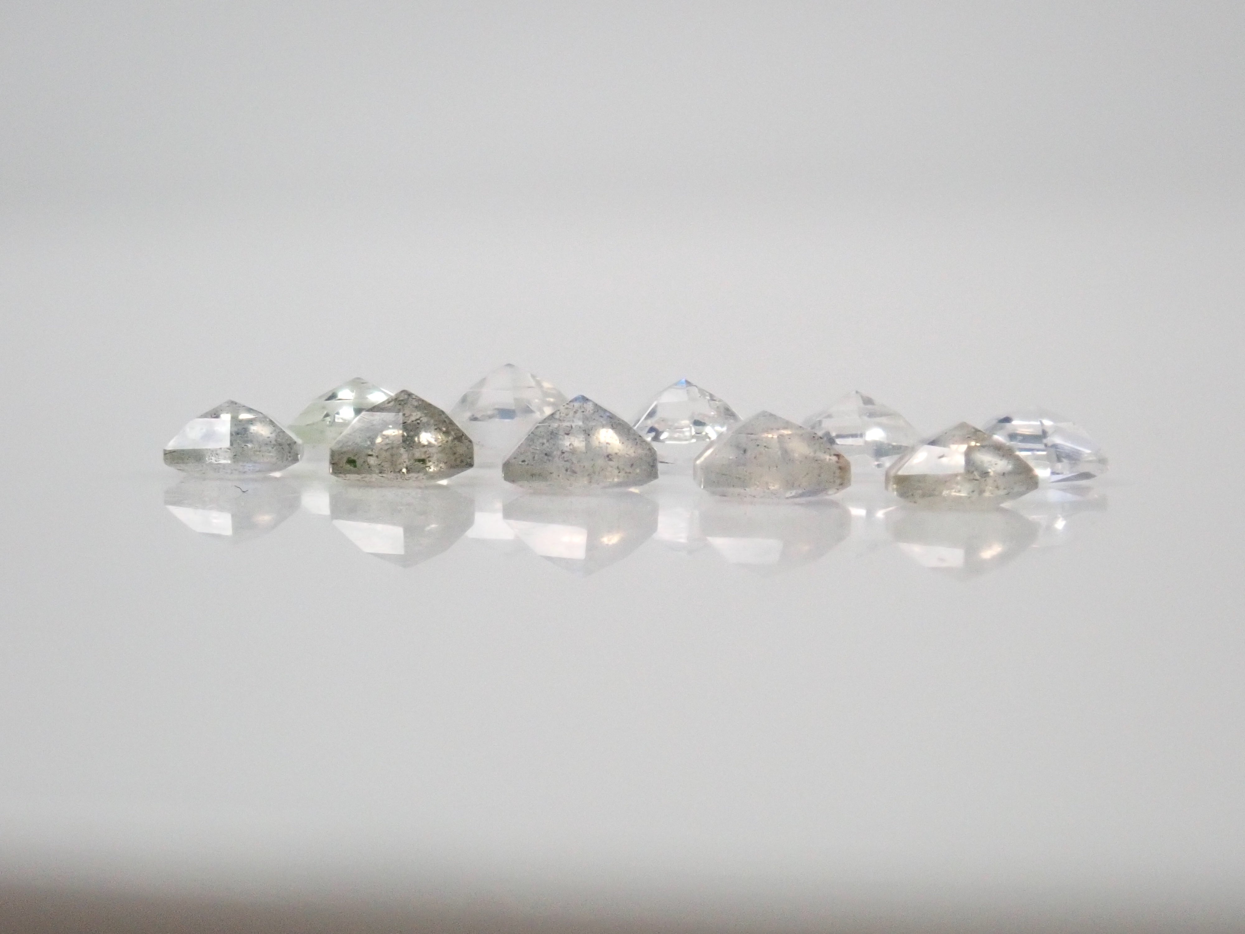 Limited to 23 stones: Labradorite & Andesine Labradorite 2-stone set (Hexagonal cut, 3mm) Multiple purchase discounts available