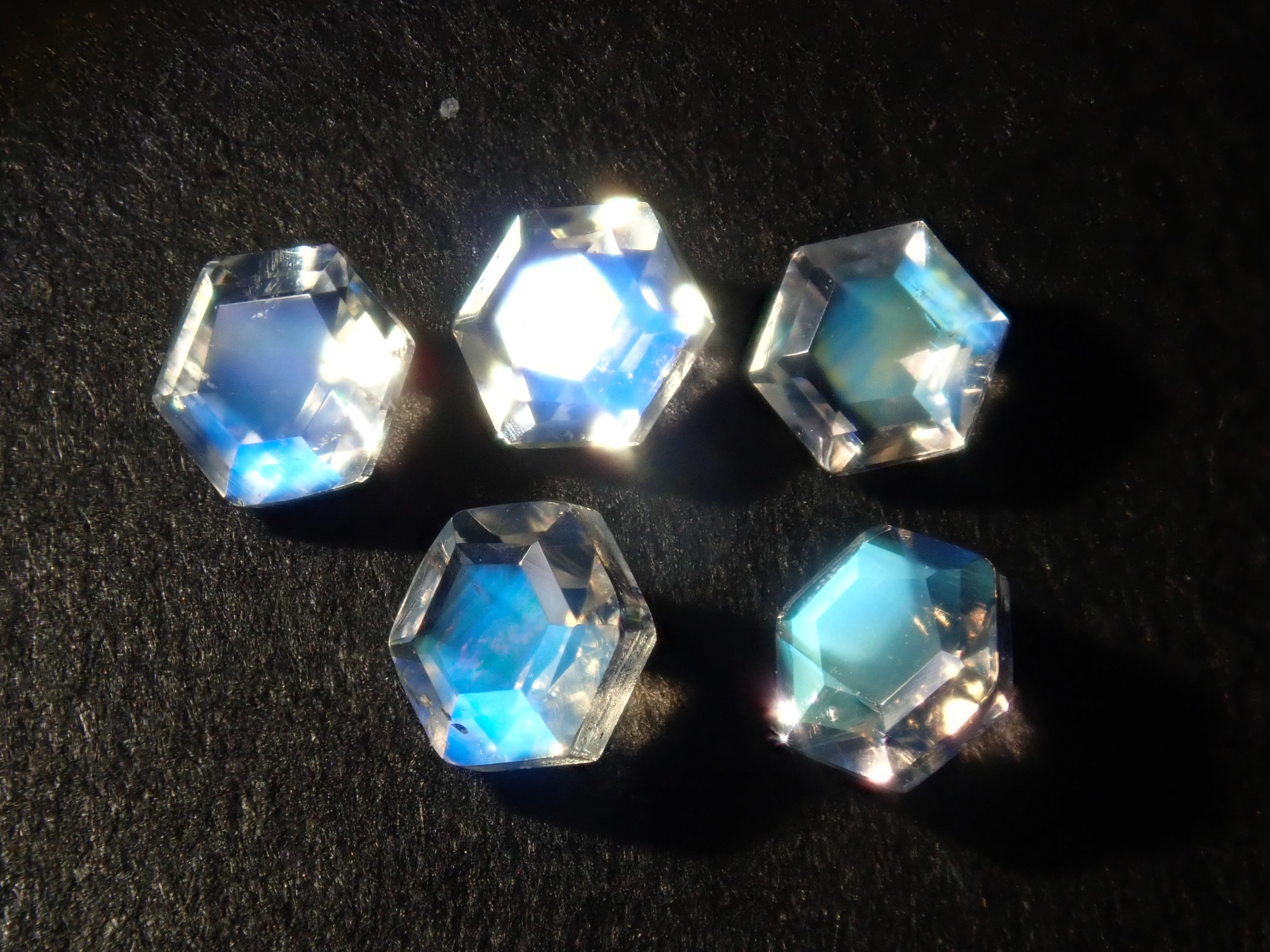 Limited to 23 stones: Labradorite & Andesine Labradorite 2-stone set (Hexagonal cut, 3mm) Multiple purchase discounts available
