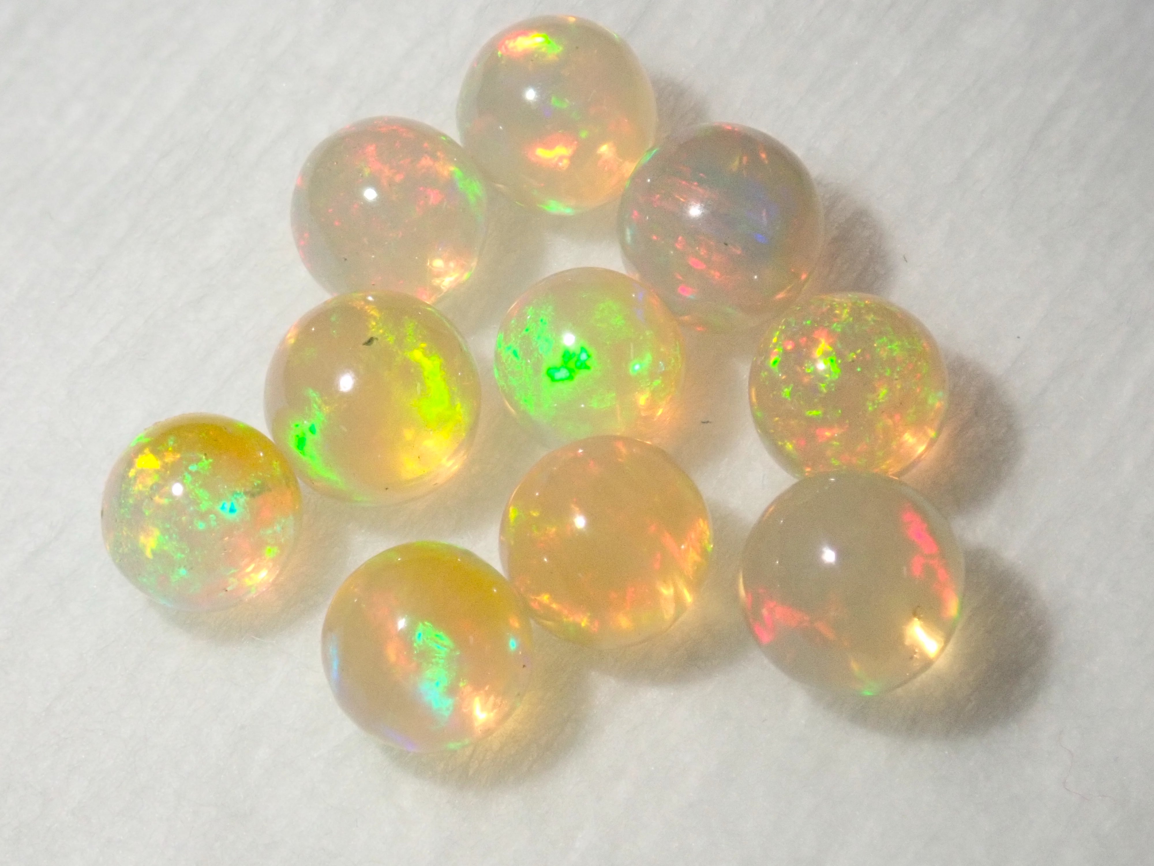 《限定23石》エチオピア産オパール1石ルース(スフィア,4.5-5.0mm)《複数購入割引有》