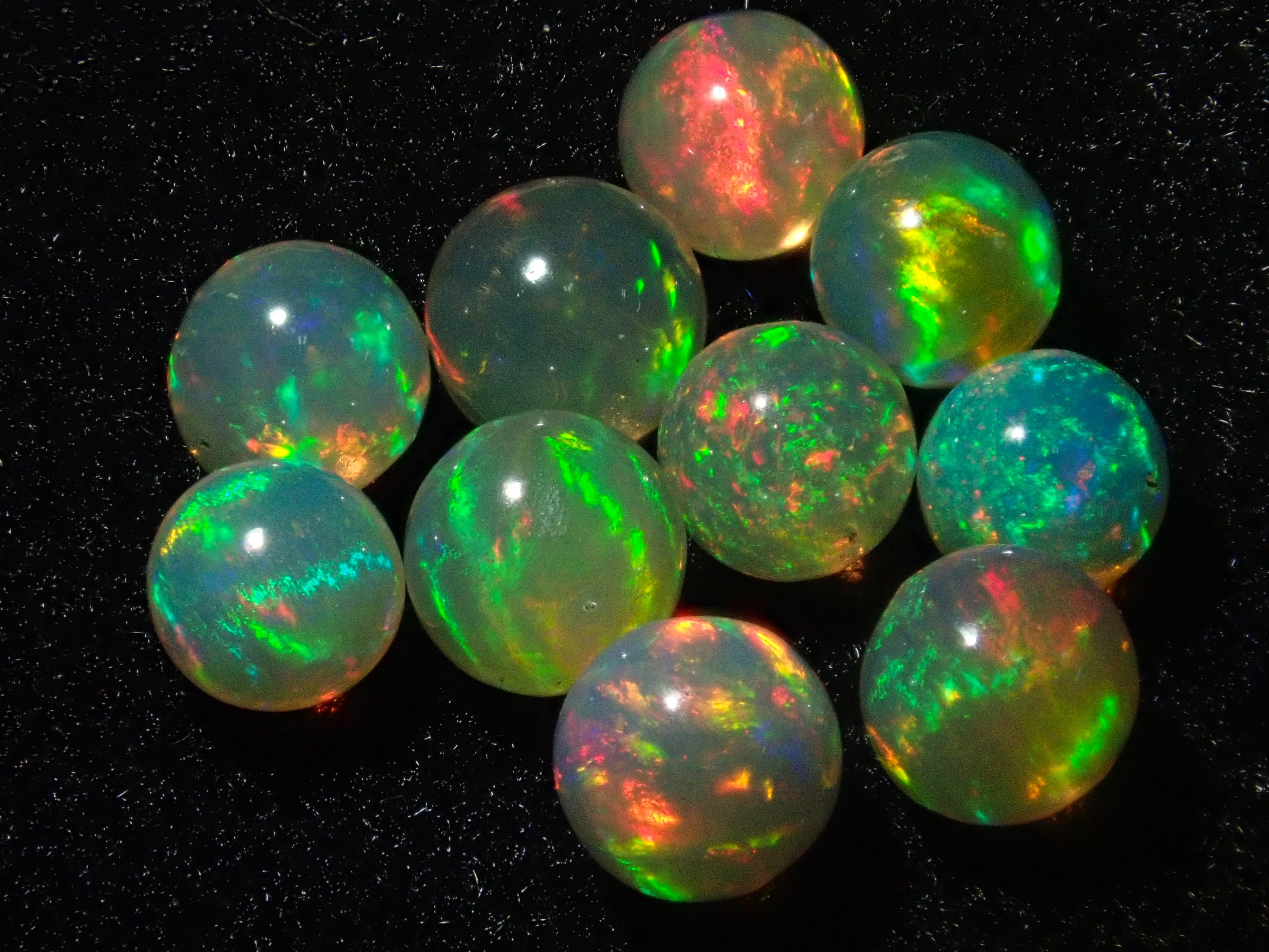 《限定23石》エチオピア産オパール1石ルース(スフィア,4.5-5.0mm)《複数購入割引有》