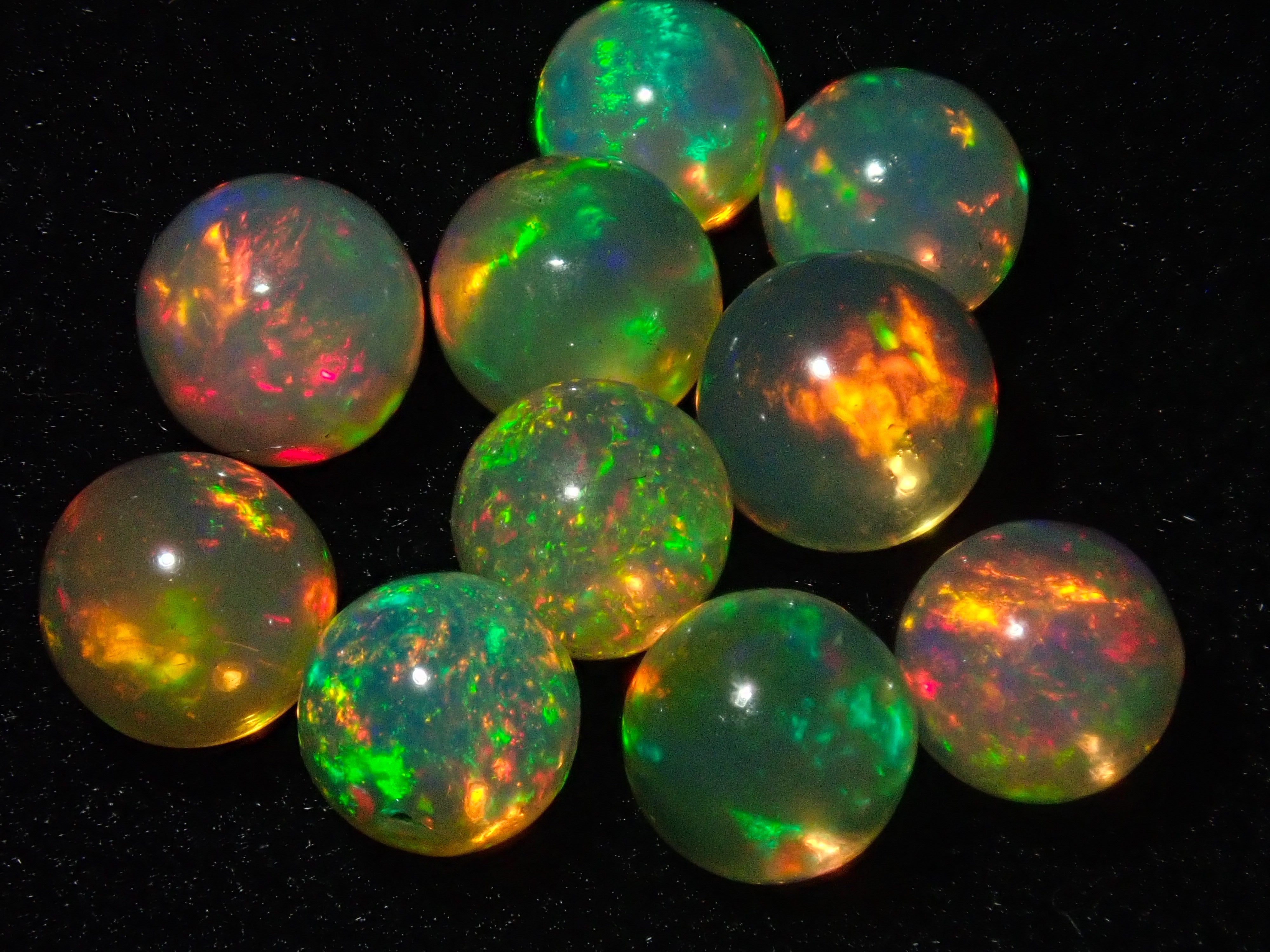 《限定23石》エチオピア産オパール1石ルース(スフィア,4.5-5.0mm)《複数購入割引有》