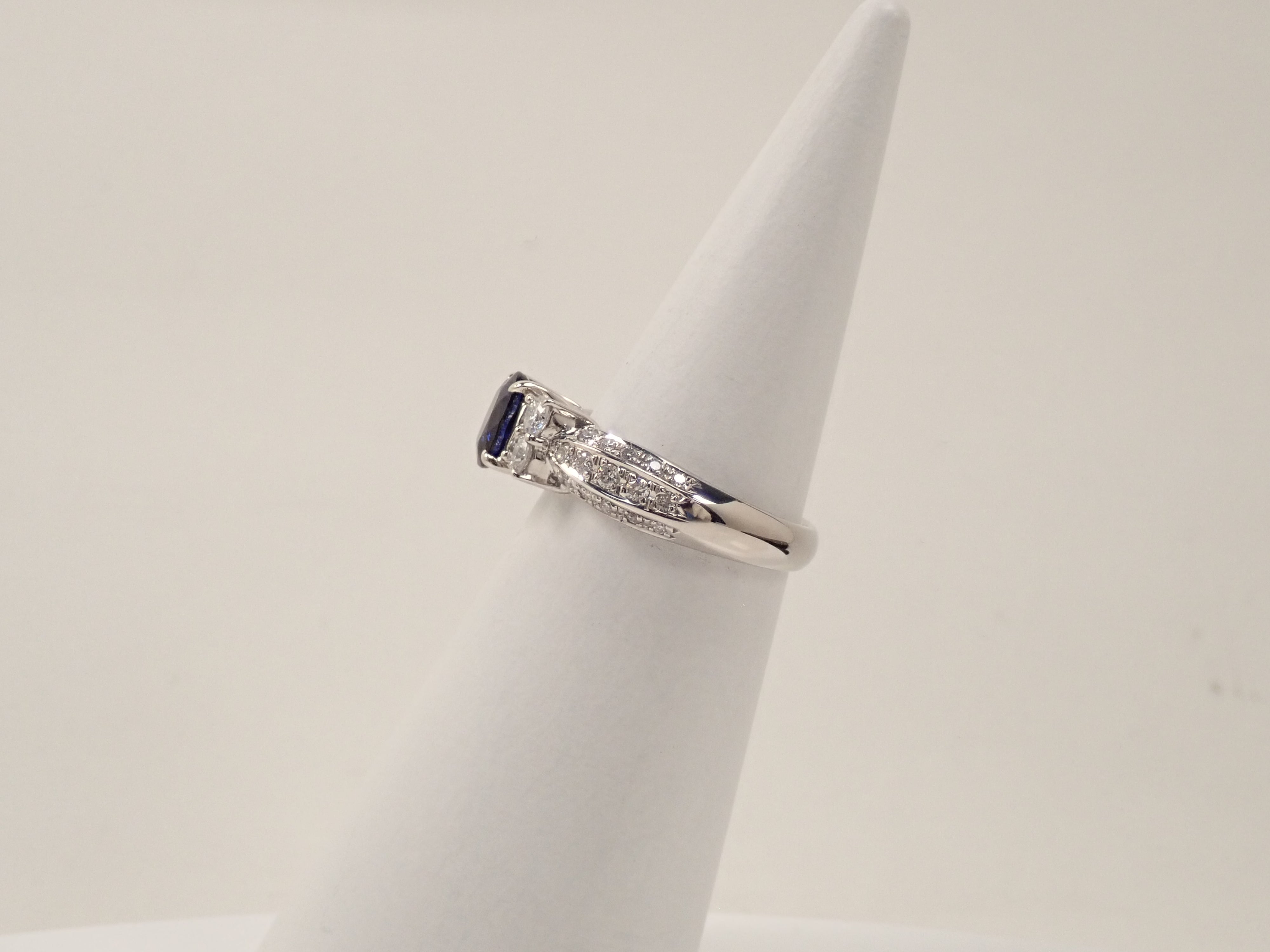 【22602609掲載】【カラフリ】Pt900 マダガスカル産サファイア 0.99ct リング