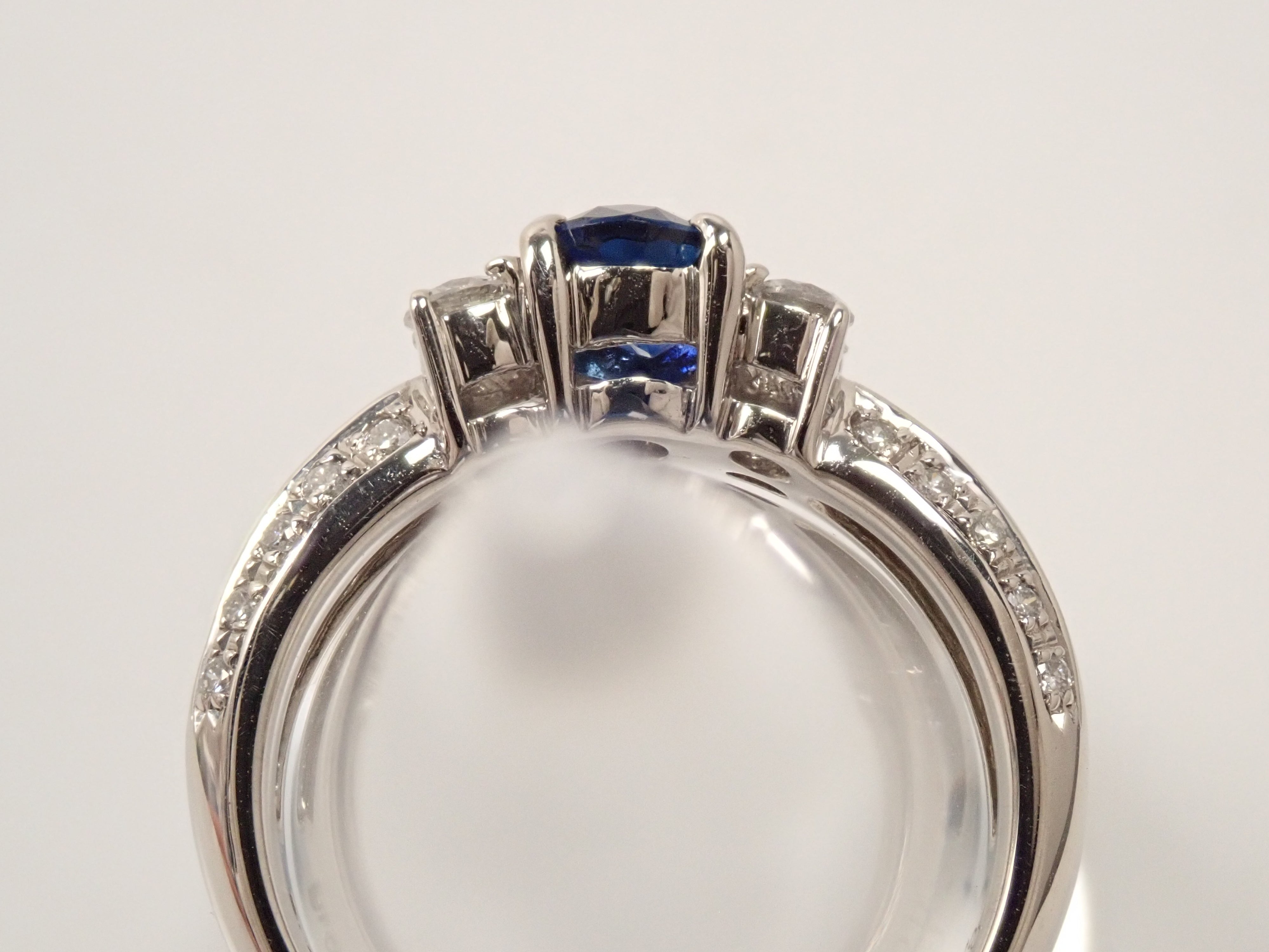 【22602609掲載】【カラフリ】Pt900 マダガスカル産サファイア 0.99ct リング