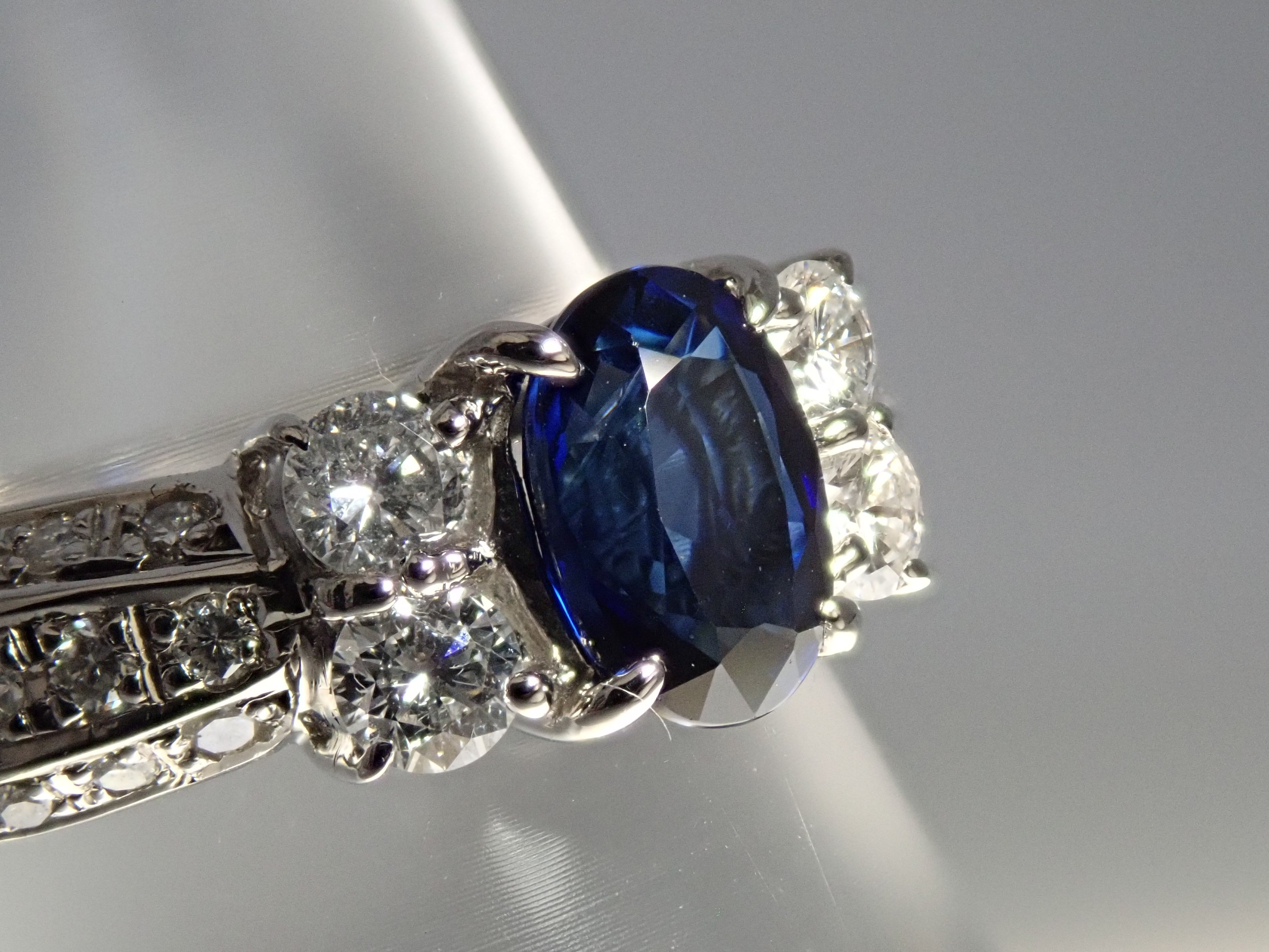 【22602609掲載】【カラフリ】Pt900 マダガスカル産サファイア 0.99ct リング