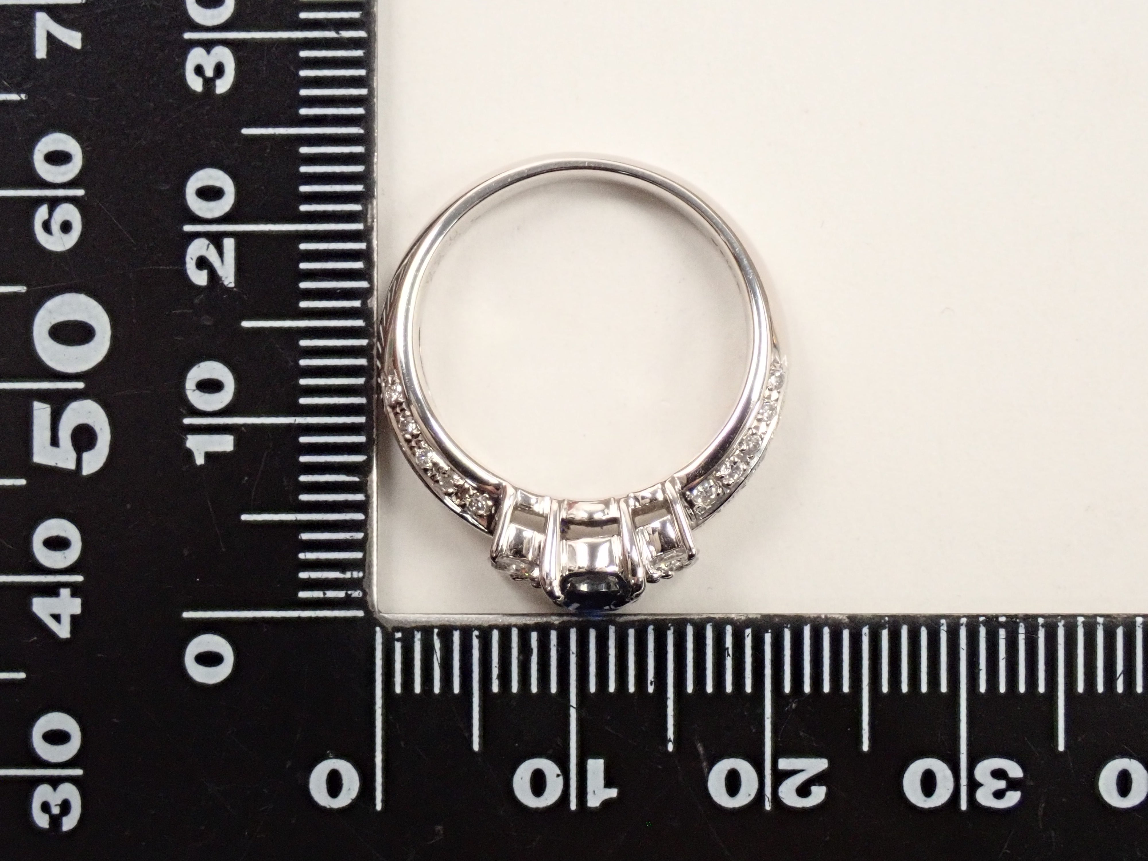 【22602609掲載】【カラフリ】Pt900 マダガスカル産サファイア 0.99ct リング