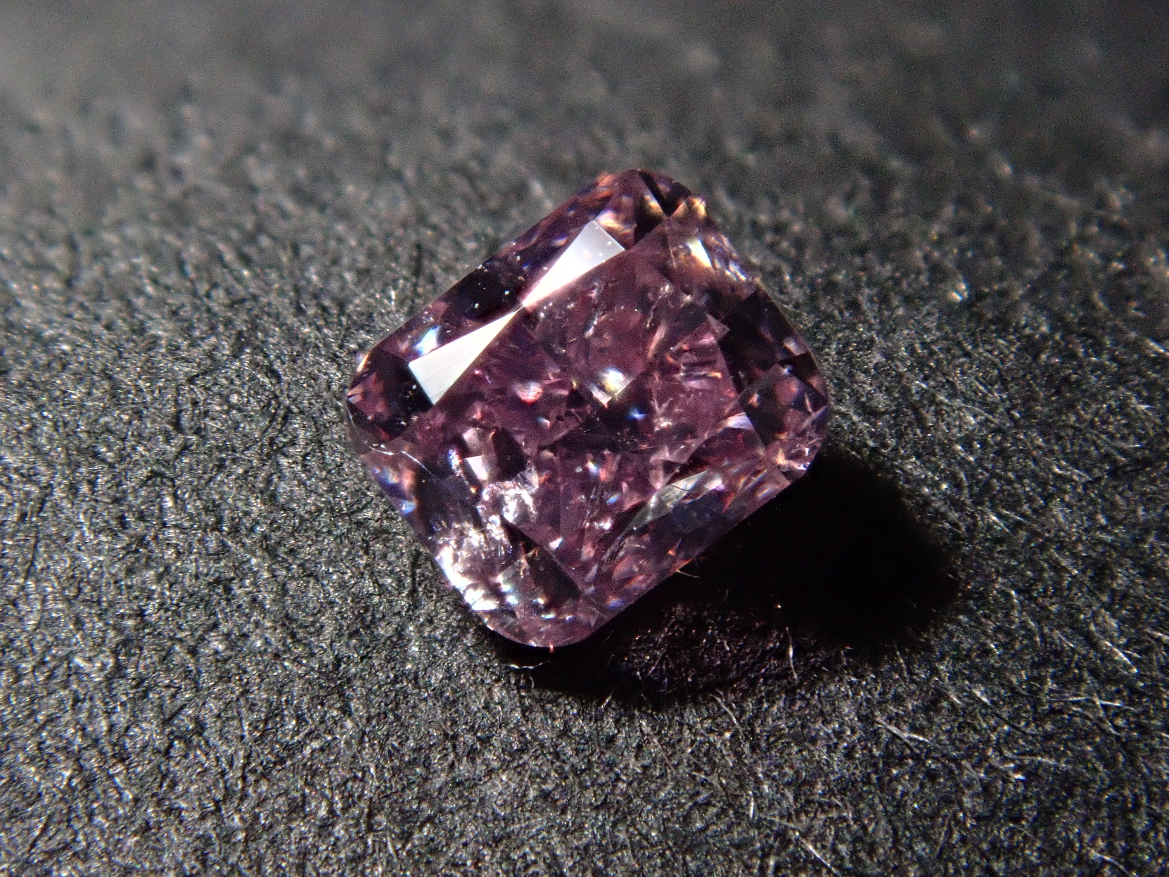 【32501927掲載】ピンクダイヤモンド(クッションカット) 0.157ctルース(FANCY DEEP PUPPLE PINK, I1)