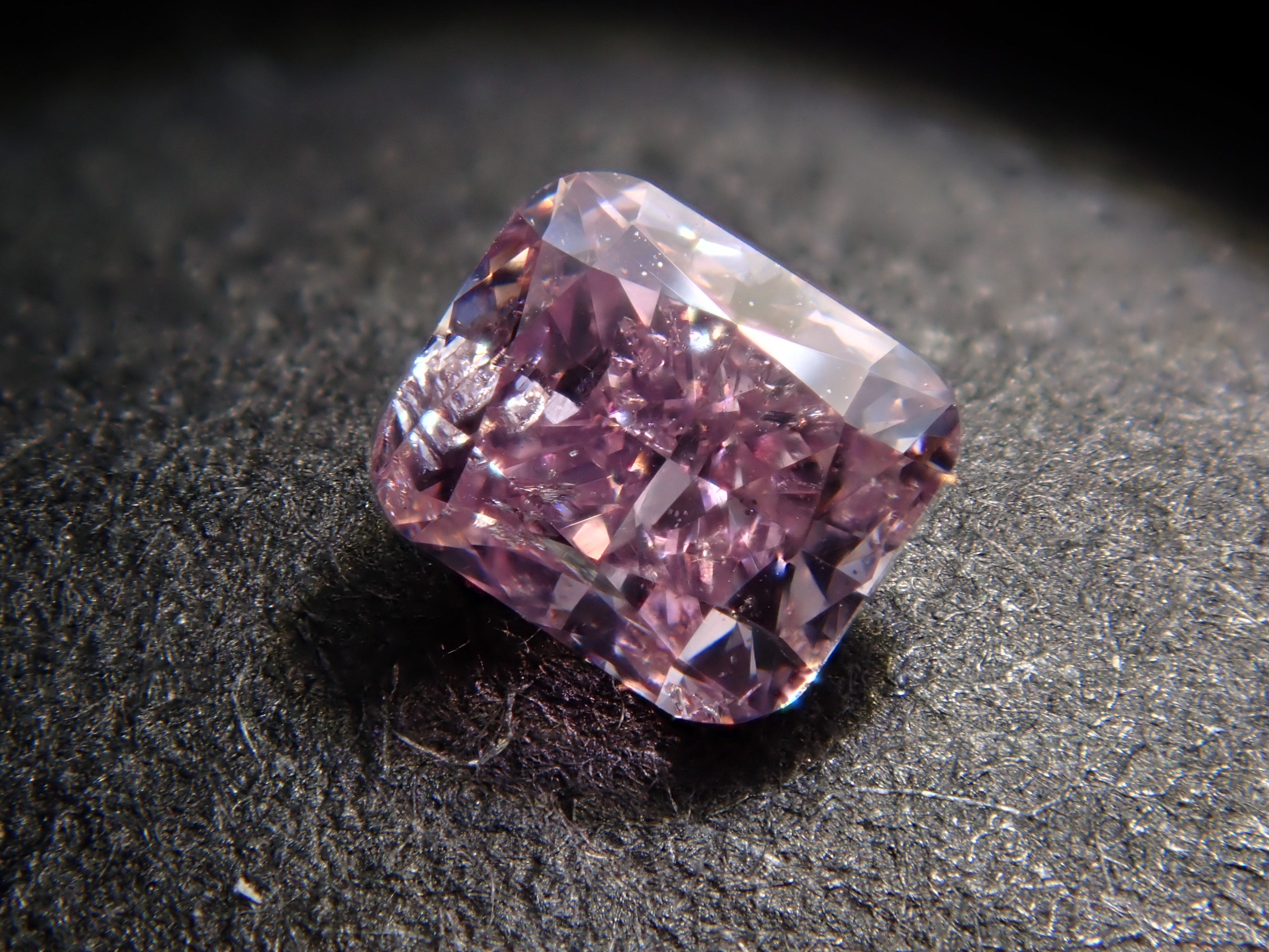 【32501927掲載】ピンクダイヤモンド(クッションカット) 0.157ctルース(FANCY DEEP PUPPLE PINK, I1)