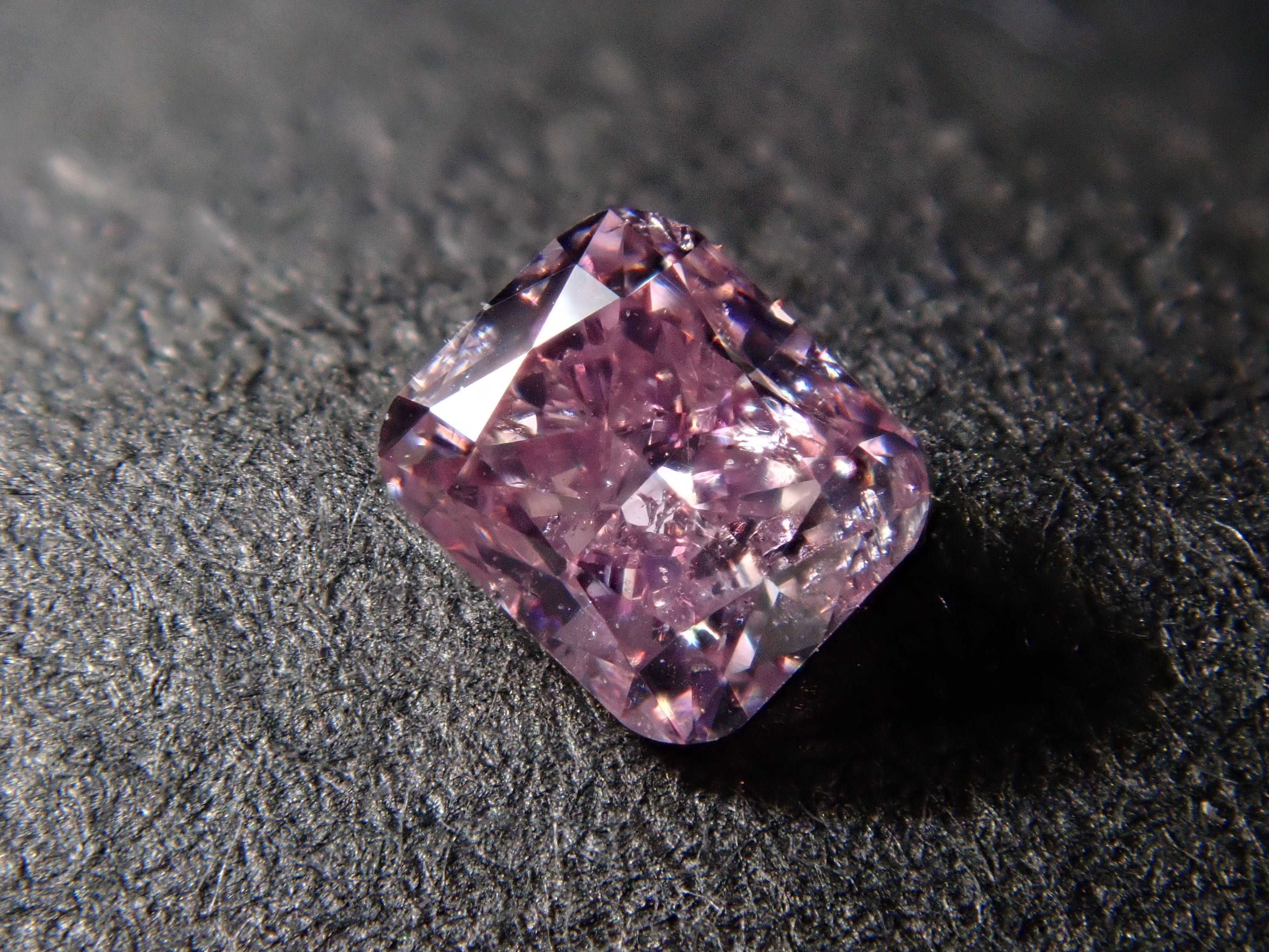 【32501927掲載】ピンクダイヤモンド(クッションカット) 0.157ctルース(FANCY DEEP PUPPLE PINK, I1)