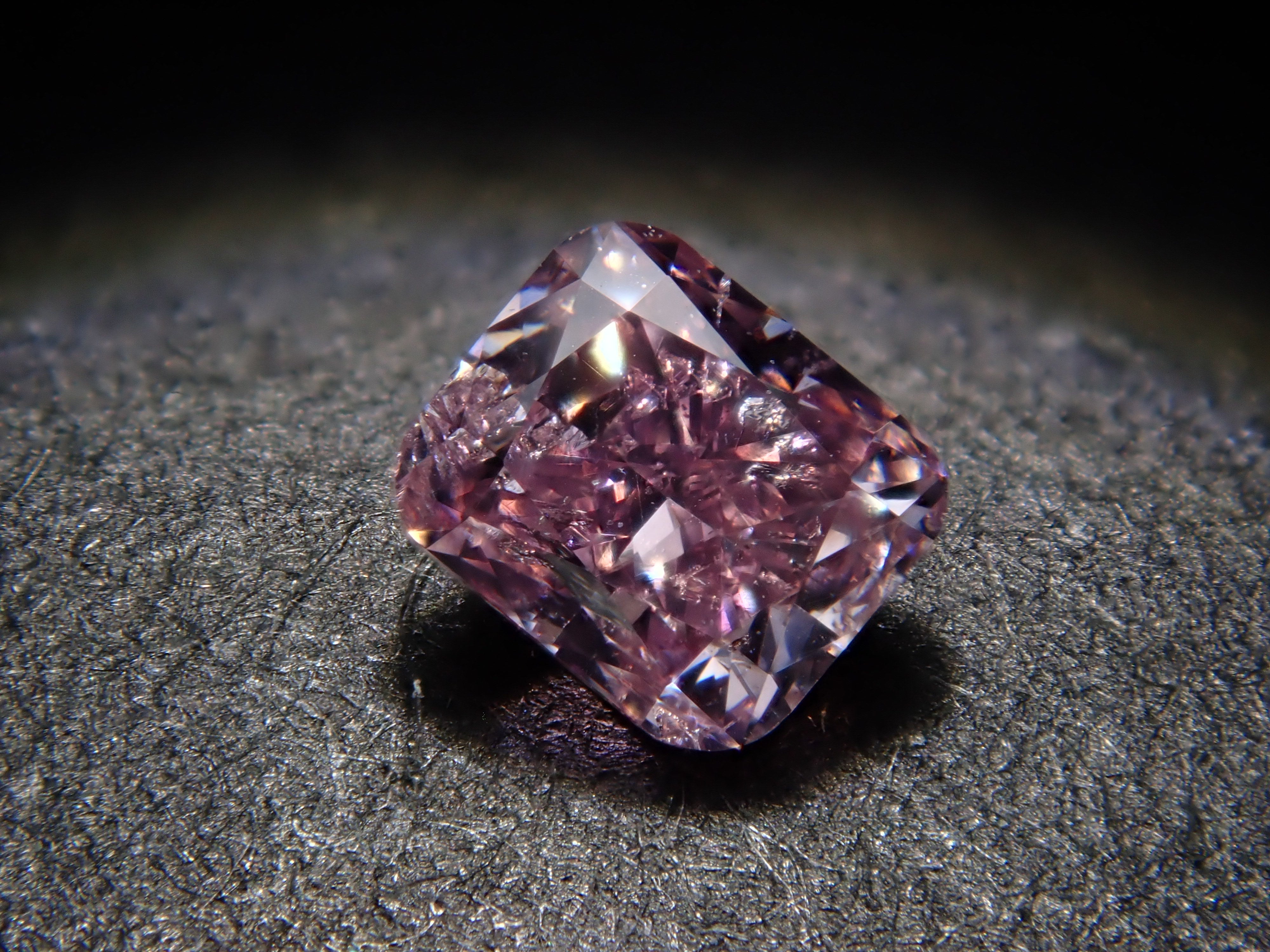 【32501927掲載】ピンクダイヤモンド(クッションカット) 0.157ctルース(FANCY DEEP PUPPLE PINK, I1)
