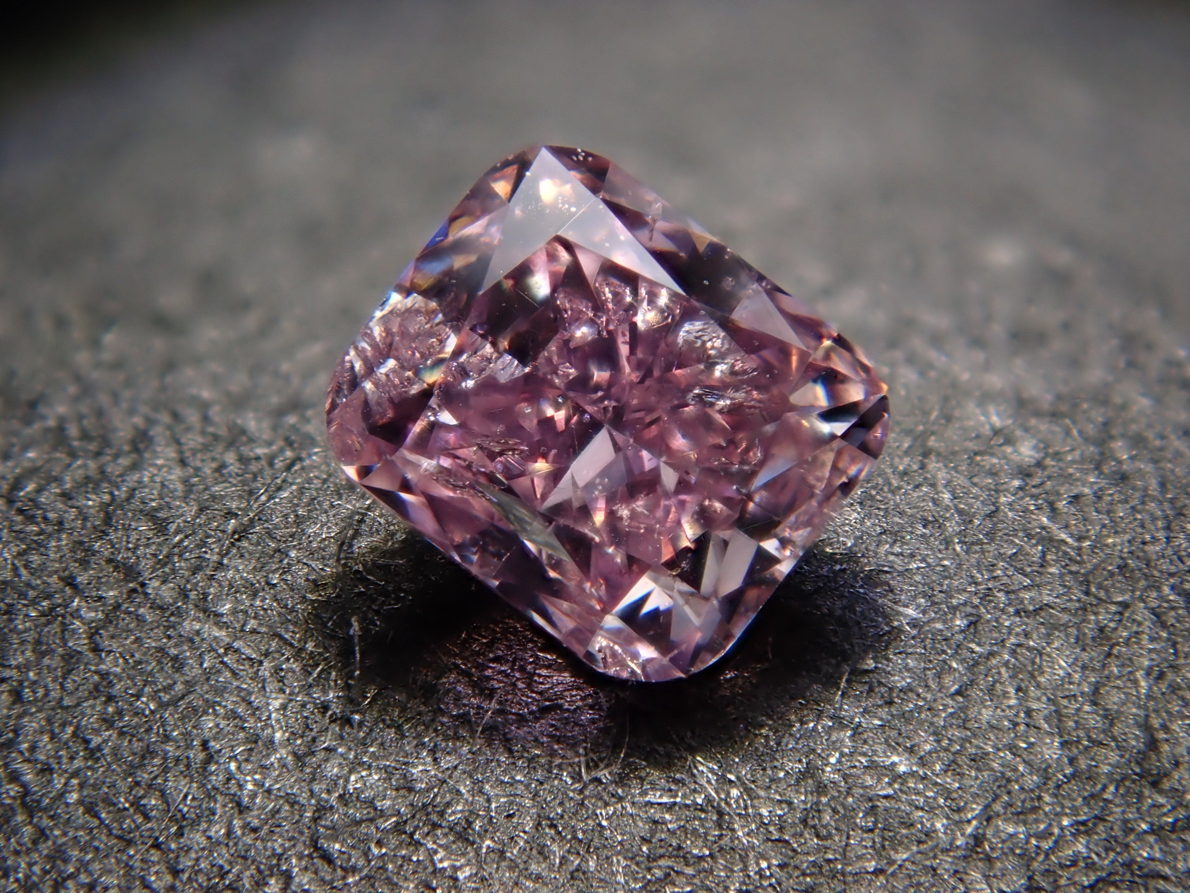 【32501927掲載】ピンクダイヤモンド(クッションカット) 0.157ctルース(FANCY DEEP PUPPLE PINK, I1)