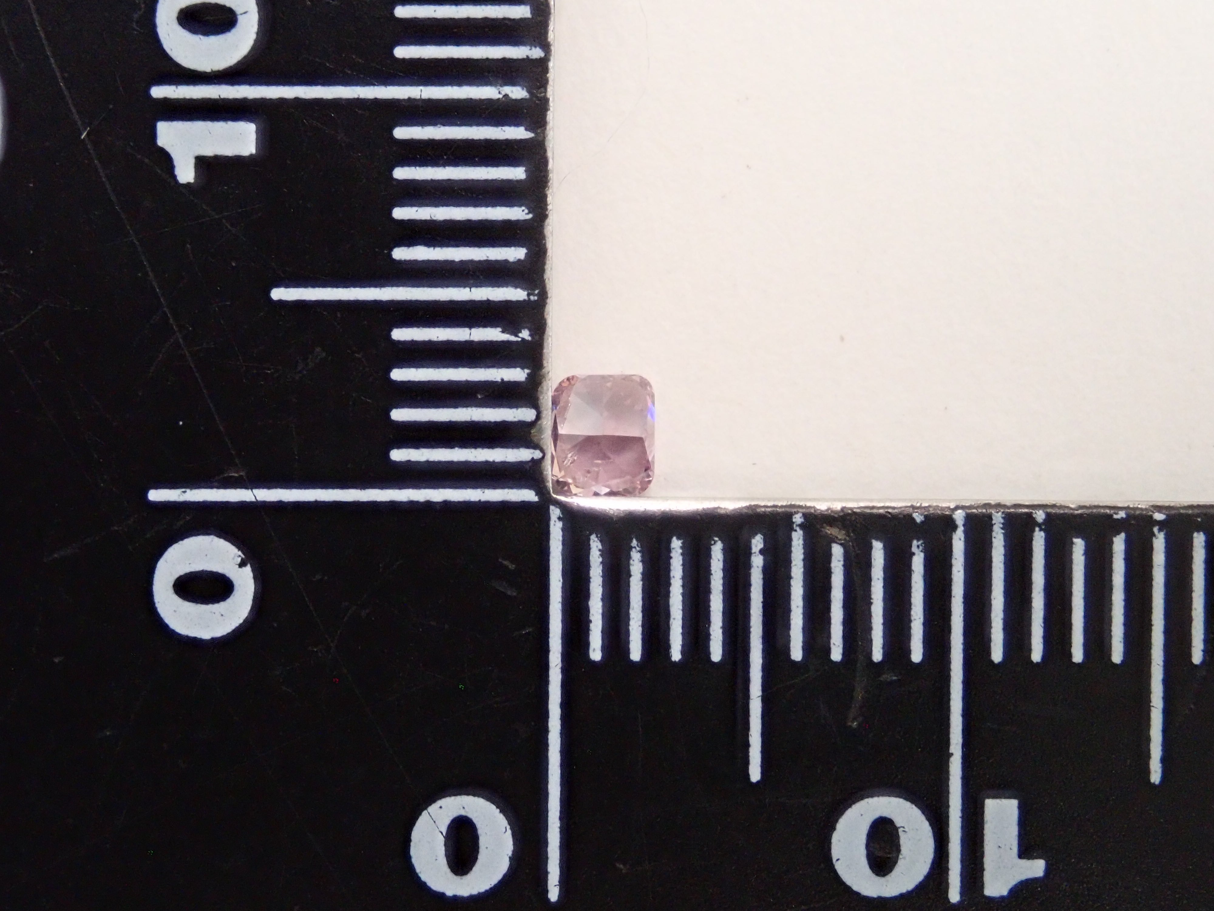 【32501927掲載】ピンクダイヤモンド(クッションカット) 0.157ctルース(FANCY DEEP PUPPLE PINK, I1)