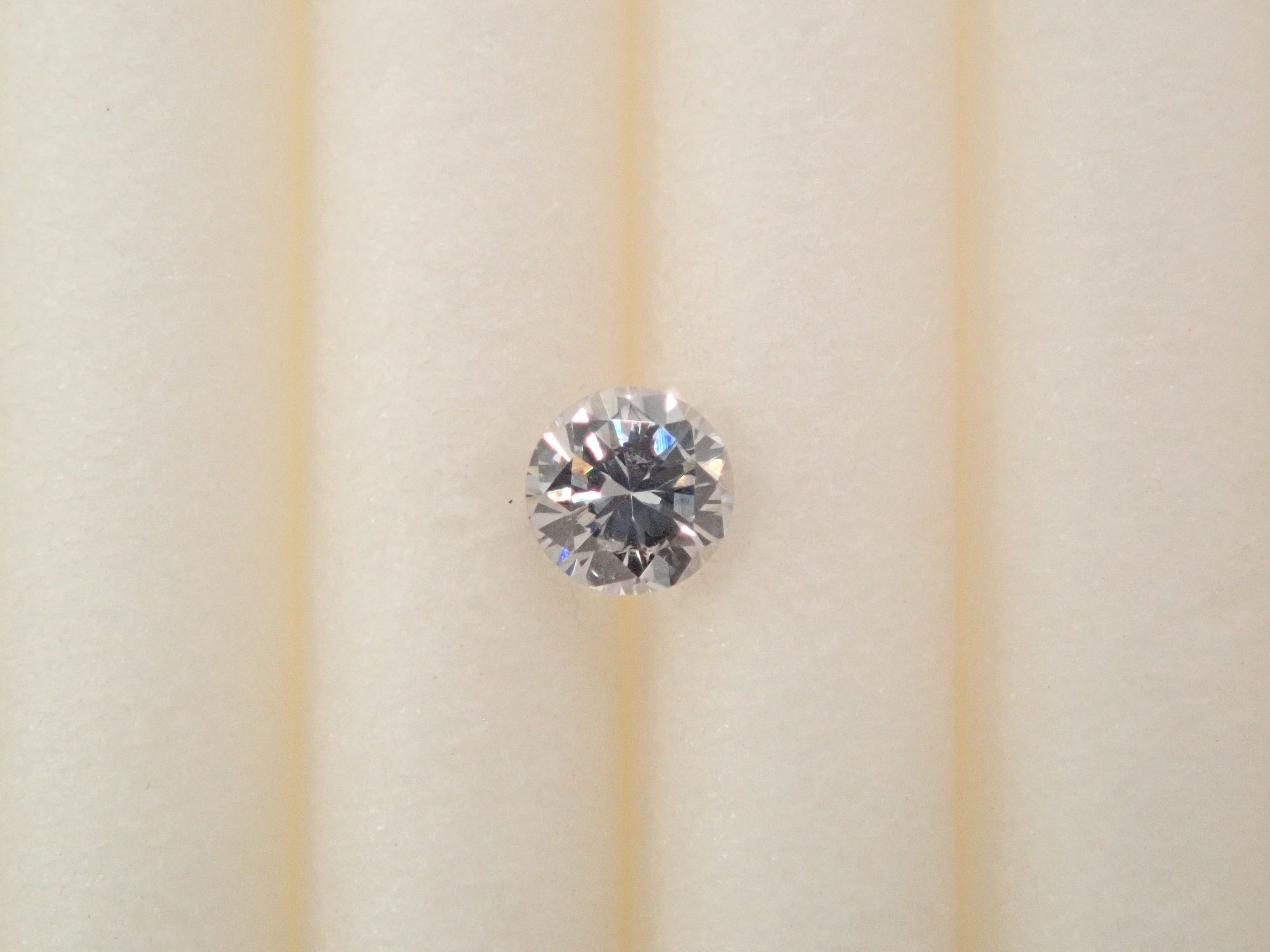 【32501929掲載】グレーダイヤモンド 0.064ctルース(LIGHT BLUISH GRAY, SI-1)