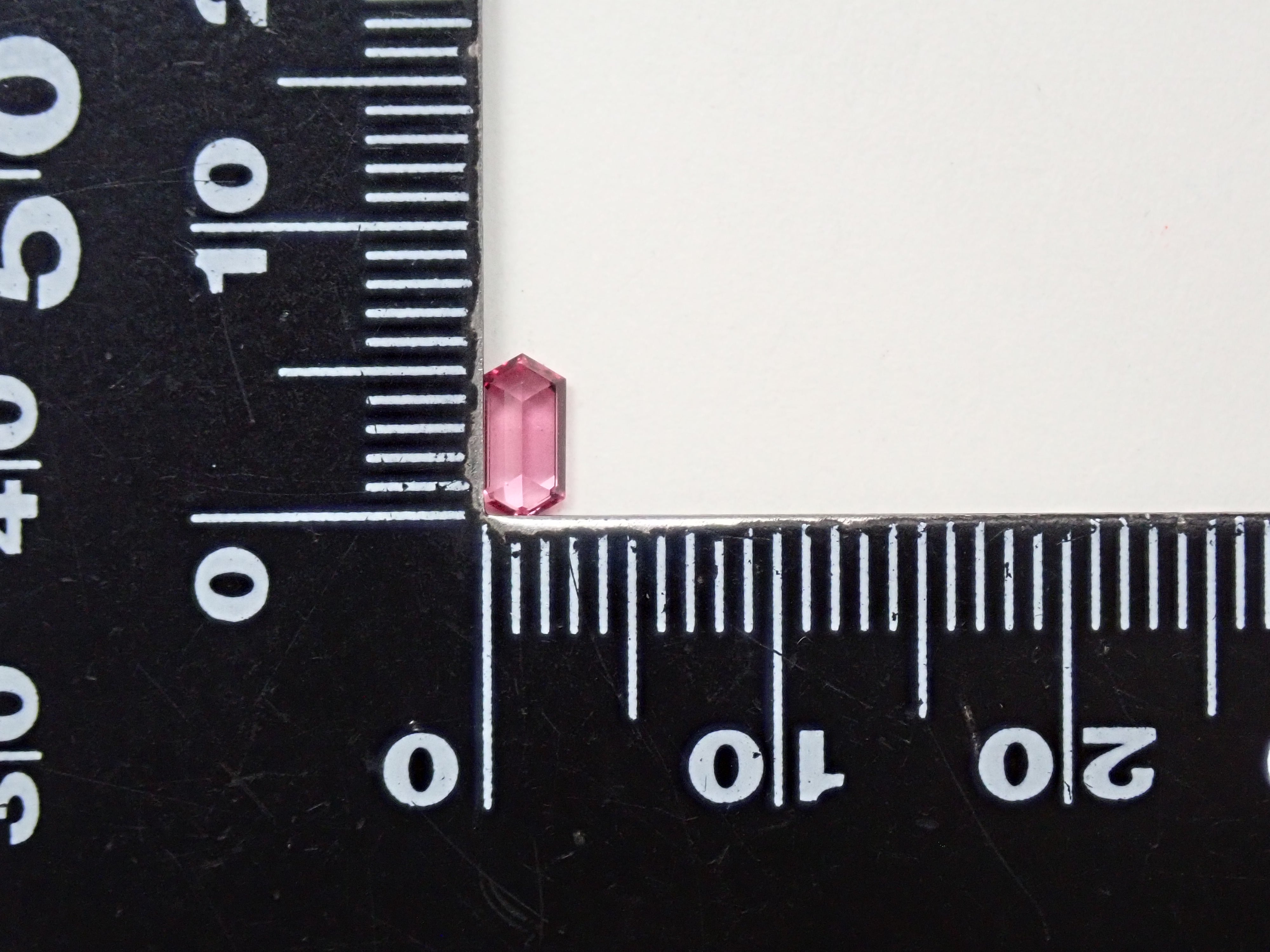 マダガスカル産ピンクサファイア 0.346ctルース