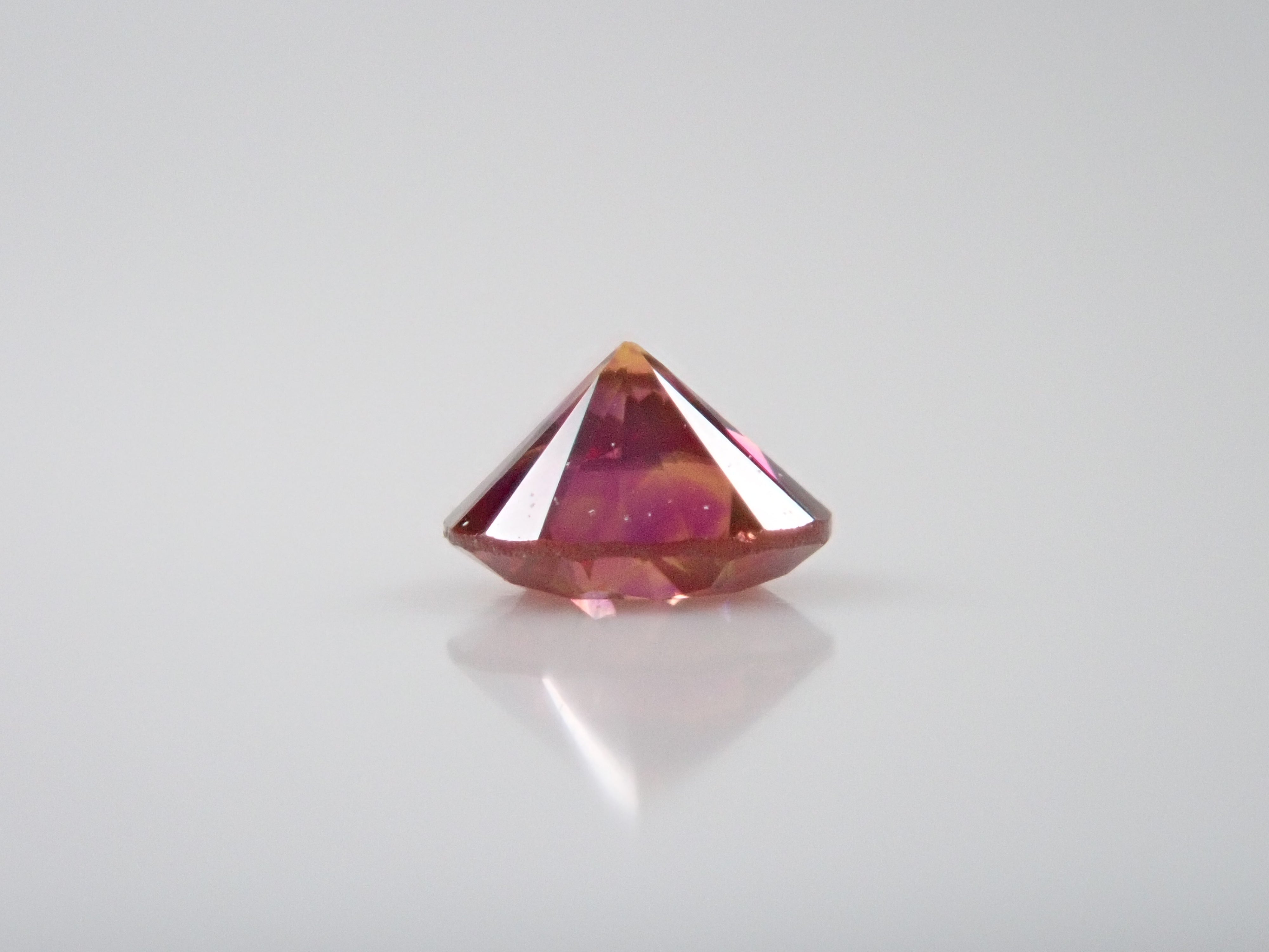 【32501458掲載】レッドダイヤモンド(トリートメント) 0.065ctルース(FANCY PURPLISH RED, VS2)