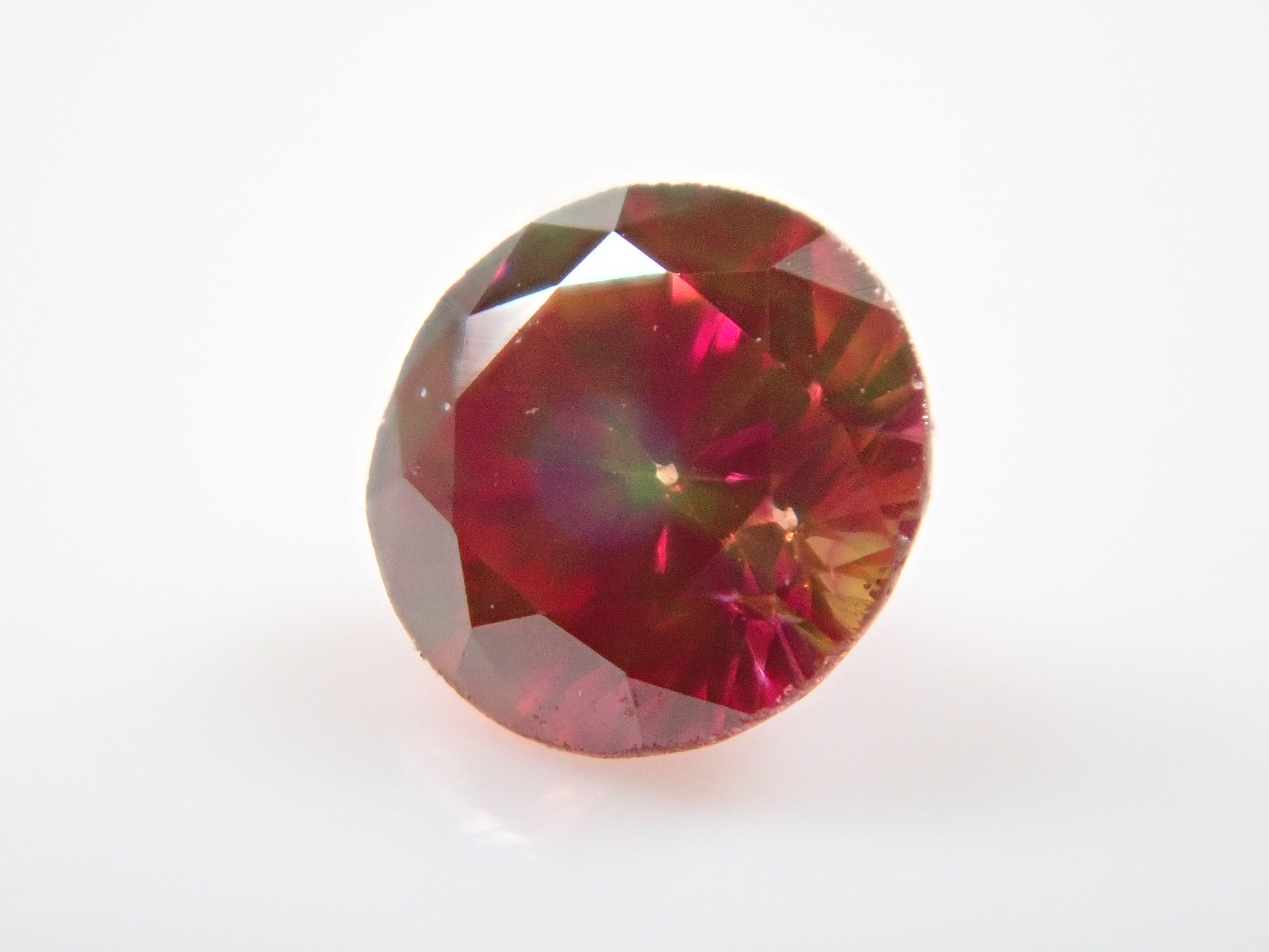 【32501458掲載】レッドダイヤモンド(トリートメント) 0.065ctルース(FANCY PURPLISH RED, VS2)