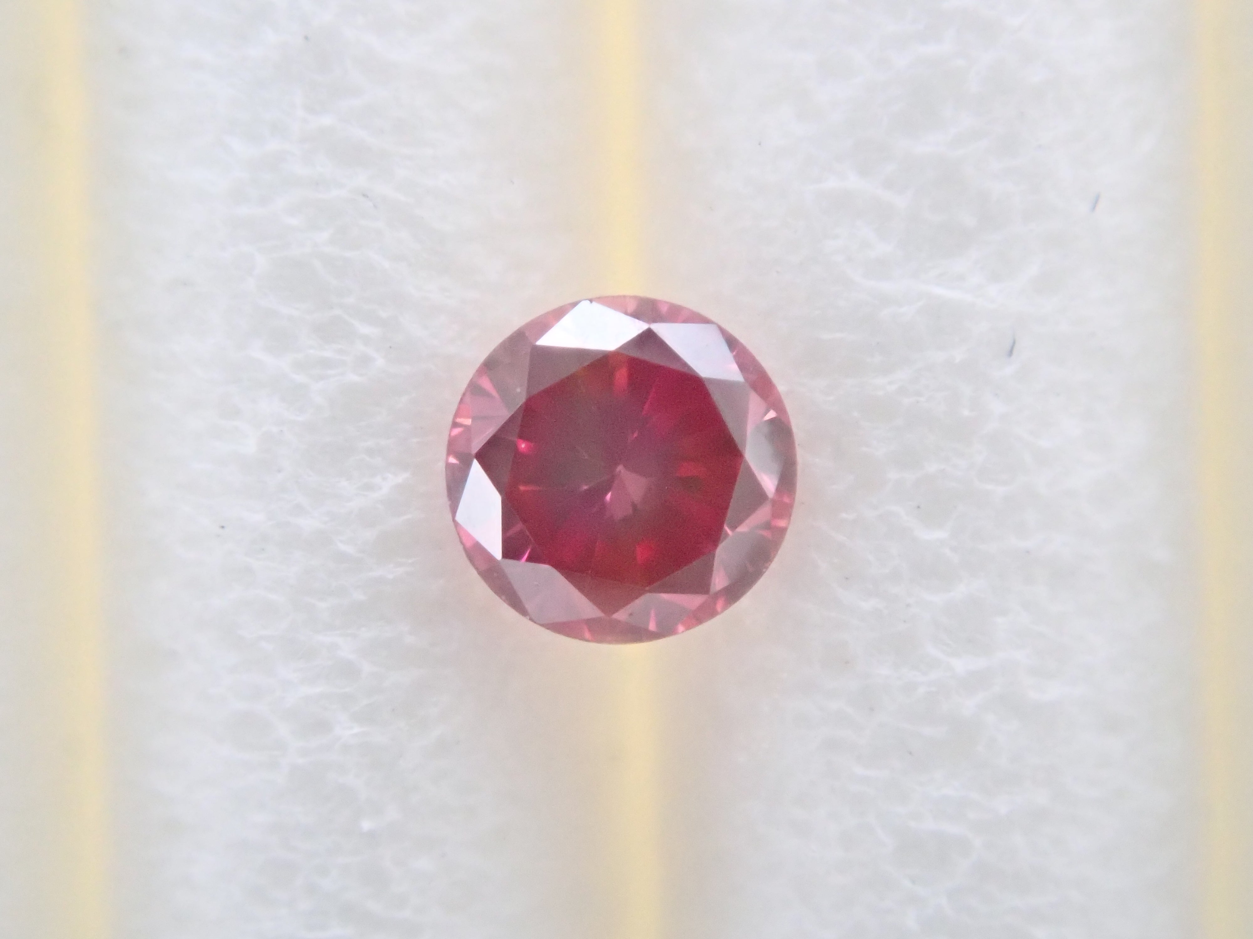 【32501459掲載】レッドダイヤモンド(トリートメント) 0.070ctルース(FANCY PURPLISH RED, VS1)