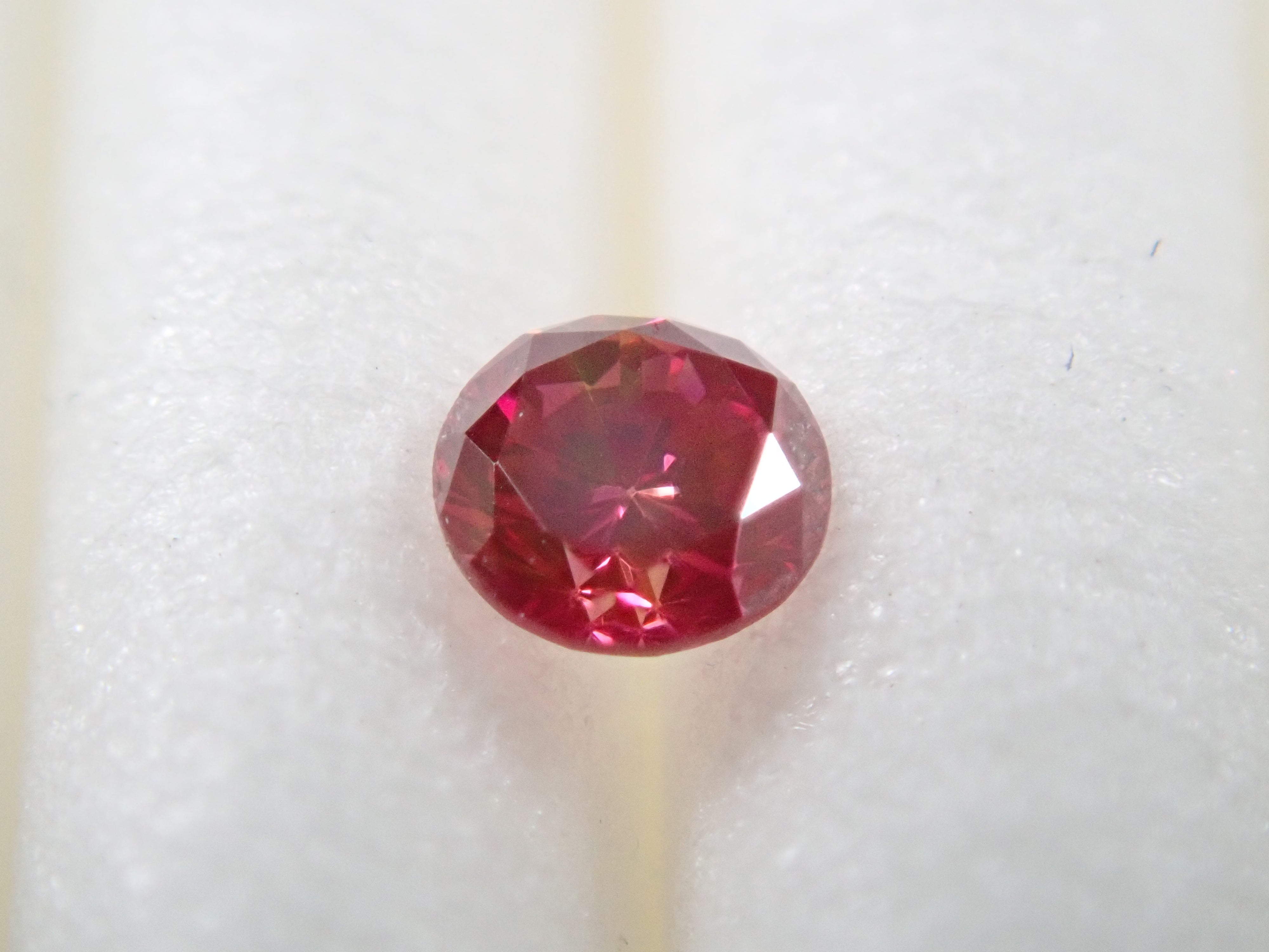 【32501459掲載】レッドダイヤモンド(トリートメント) 0.070ctルース(FANCY PURPLISH RED, VS1)